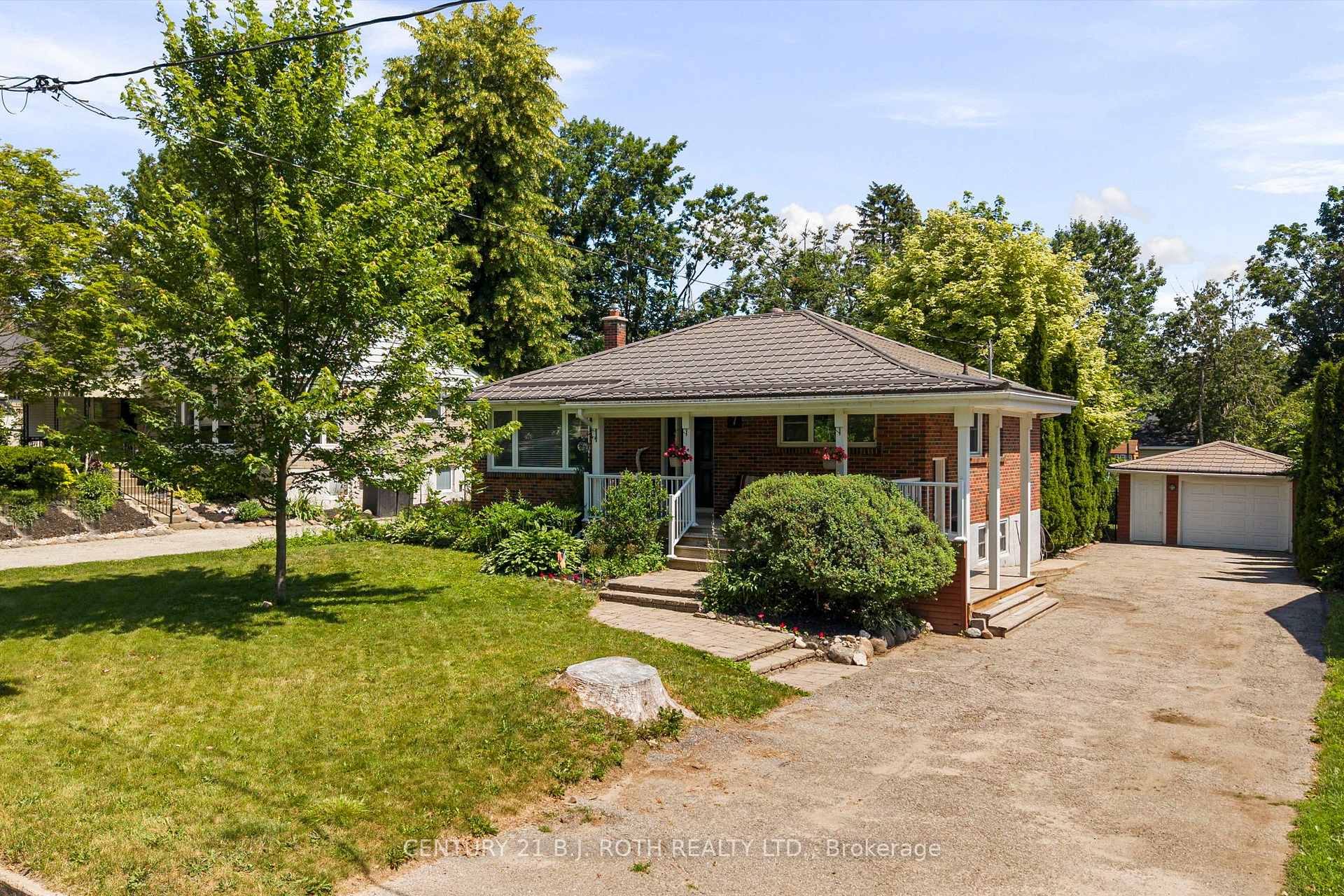 Photo 1 of 7 Vine Street, Barrie, Sunnidale — HOMEH