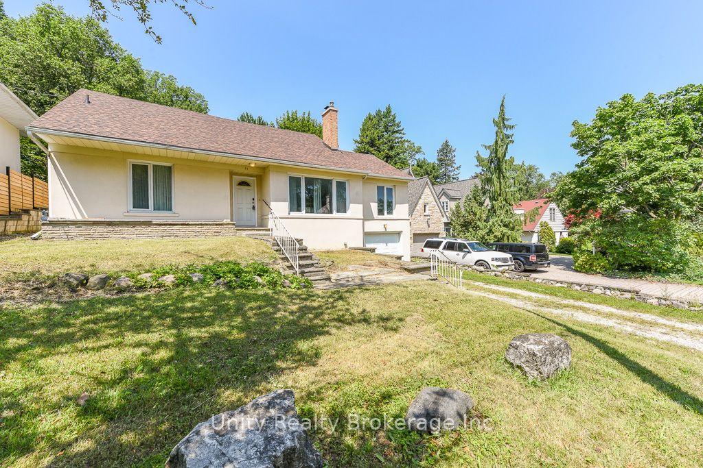 Photo 2 of 51 Lambeth Road, Etobicoke, Edenbridge-Humber Valley — HOMEH