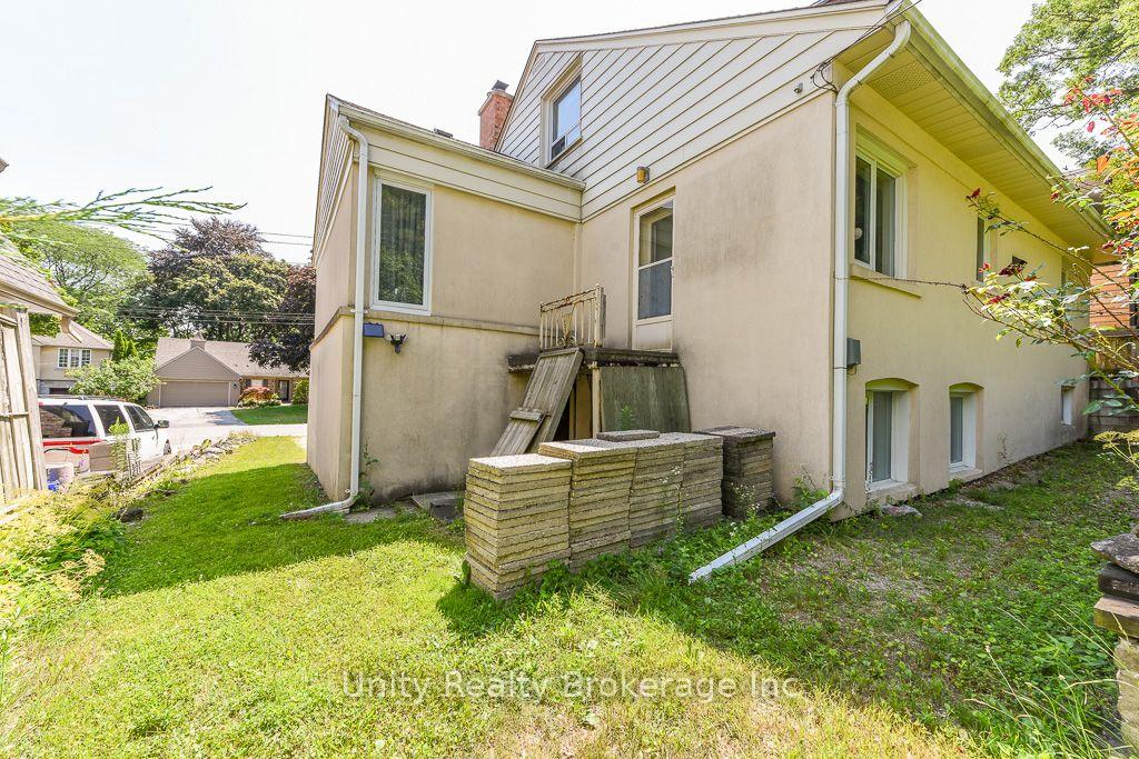 Photo 41 of 51 Lambeth Road, Etobicoke, Edenbridge-Humber Valley — HOMEH