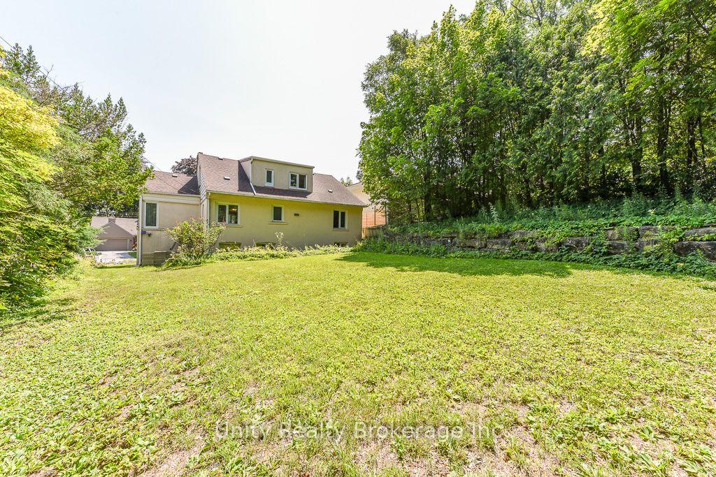 Photo 23 of 51 Lambeth Road, Etobicoke, Edenbridge-Humber Valley — HOMEH
