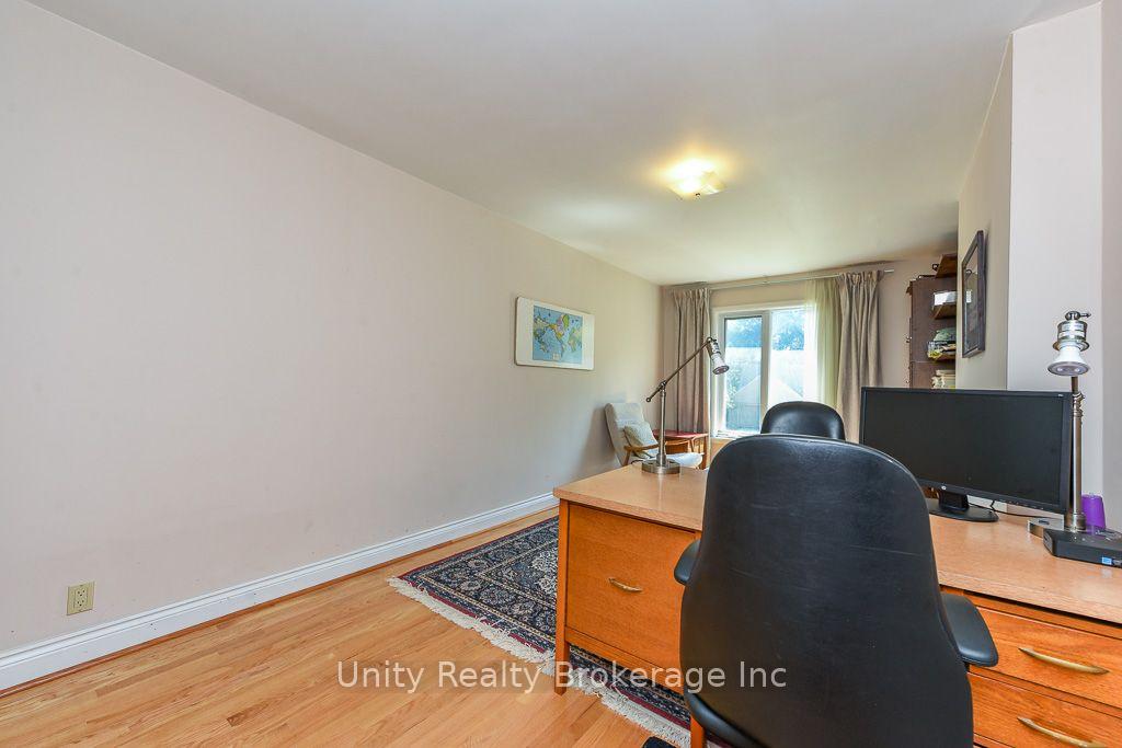 Photo 42 of 51 Lambeth Road, Etobicoke, Edenbridge-Humber Valley — HOMEH