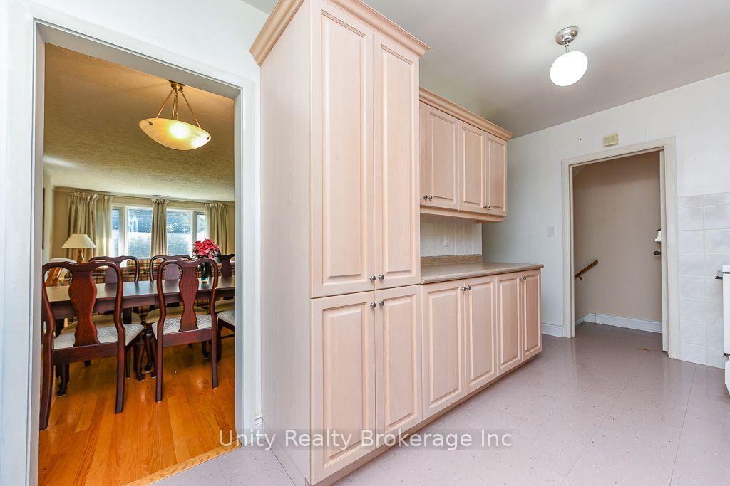 Photo 29 of 51 Lambeth Road, Etobicoke, Edenbridge-Humber Valley — HOMEH
