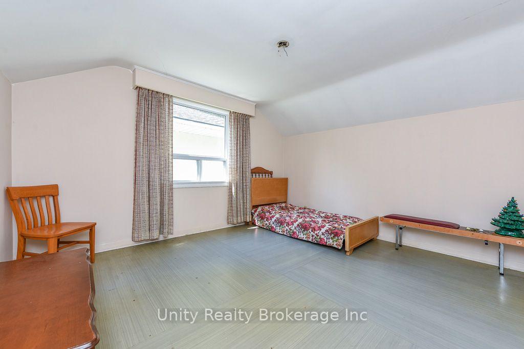 Photo 9 of 51 Lambeth Road, Etobicoke, Edenbridge-Humber Valley — HOMEH