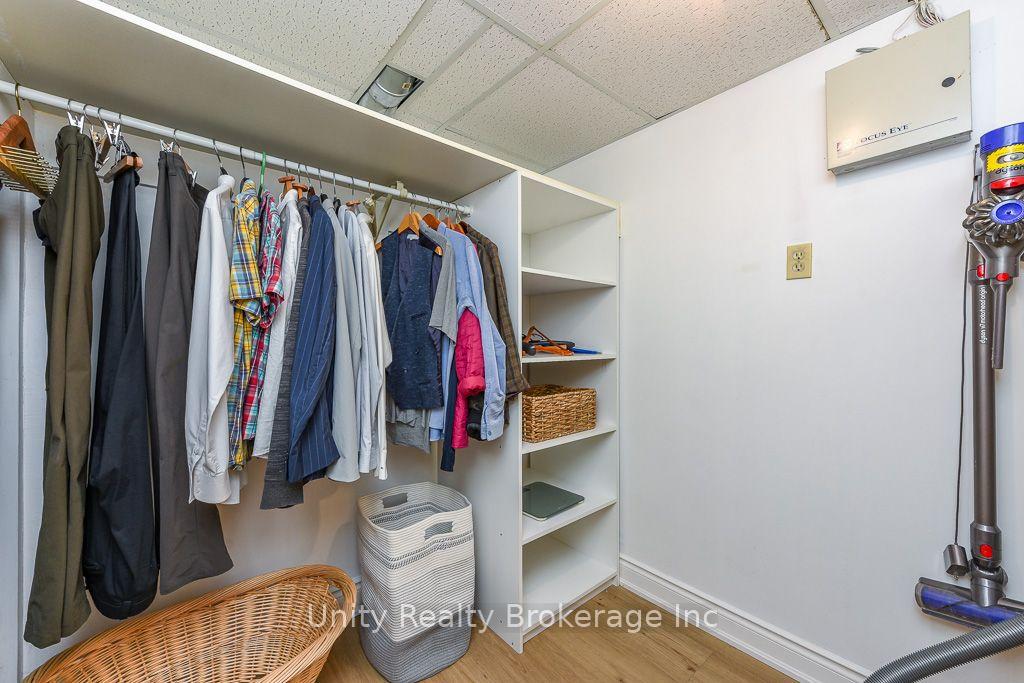 Photo 11 of 51 Lambeth Road, Etobicoke, Edenbridge-Humber Valley — HOMEH