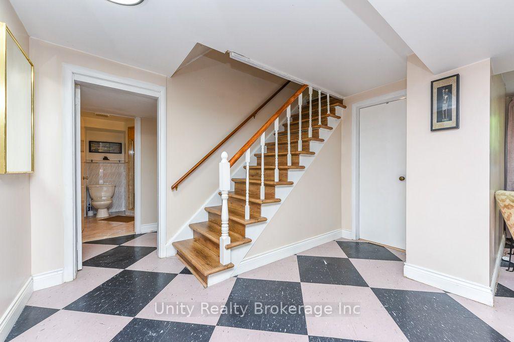 Photo 7 of 51 Lambeth Road, Etobicoke, Edenbridge-Humber Valley — HOMEH