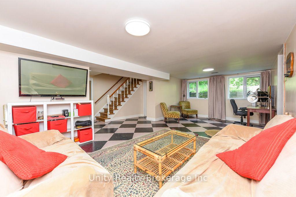 Photo 13 of 51 Lambeth Road, Etobicoke, Edenbridge-Humber Valley — HOMEH