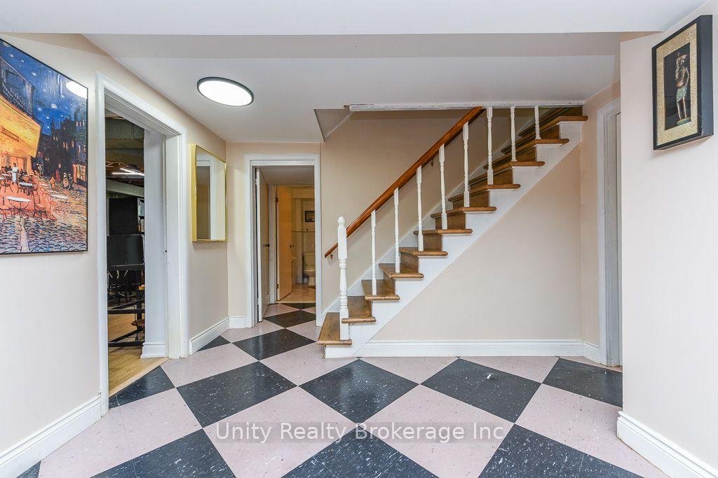 Photo 36 of 51 Lambeth Road, Etobicoke, Edenbridge-Humber Valley — HOMEH