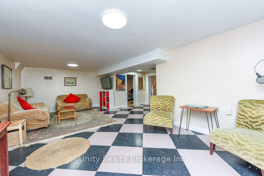 Photo 37 of 51 Lambeth Road, Etobicoke, Edenbridge-Humber Valley — HOMEH