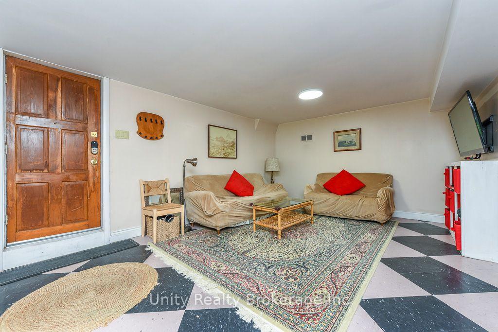 Photo 38 of 51 Lambeth Road, Etobicoke, Edenbridge-Humber Valley — HOMEH