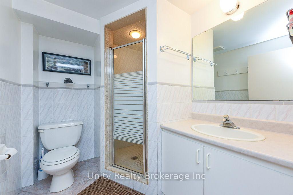 Photo 39 of 51 Lambeth Road, Etobicoke, Edenbridge-Humber Valley — HOMEH