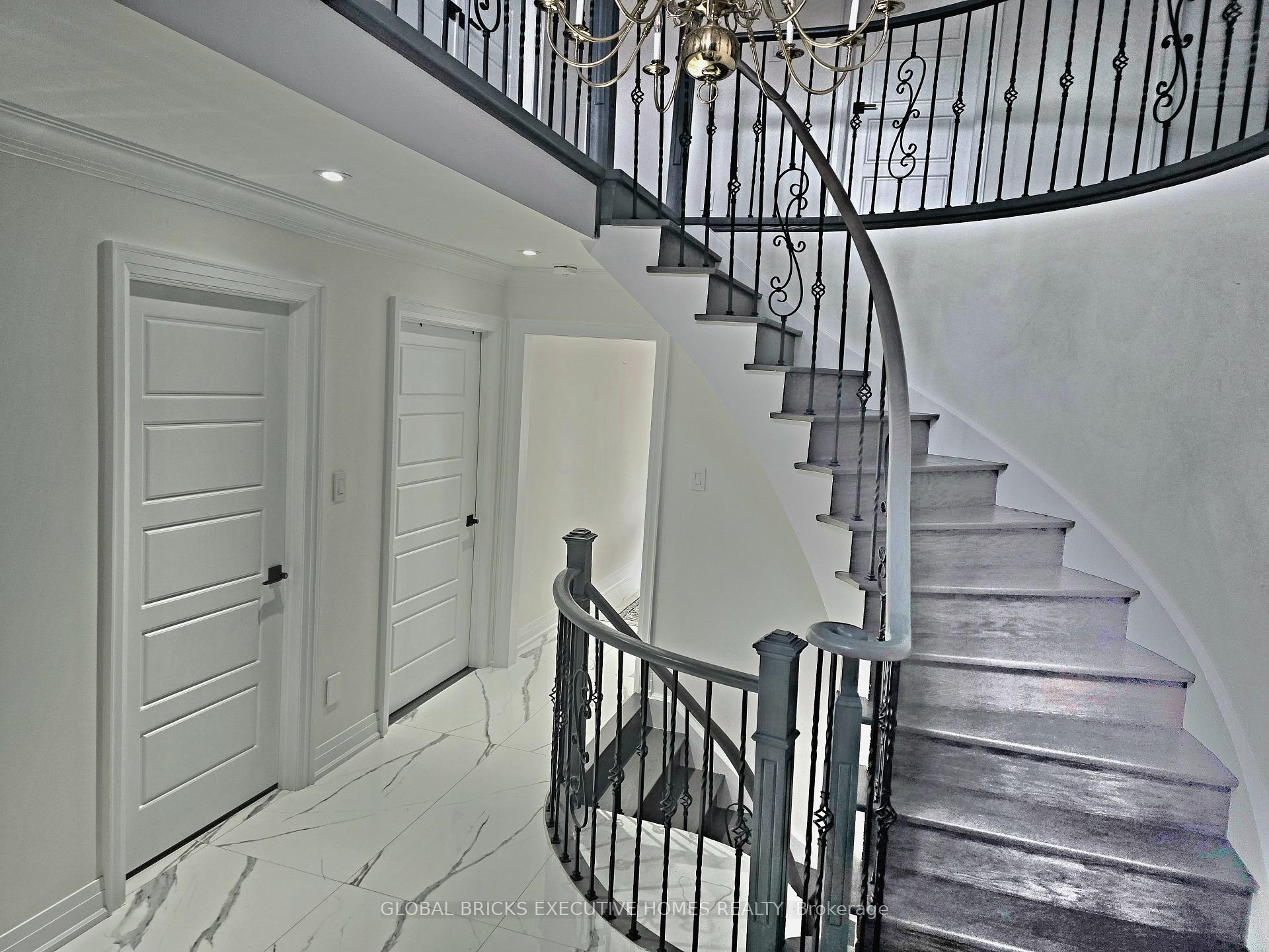 Photo 6 of 99 Benjamin Drive, Vaughan, East Woodbridge — HOMEH