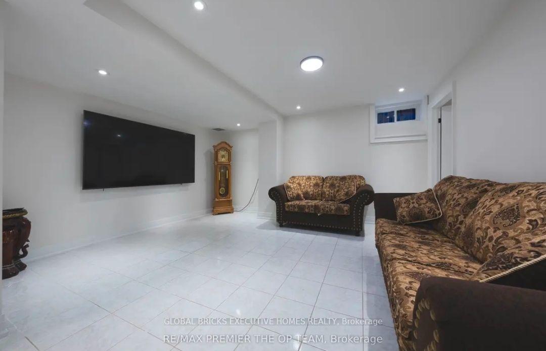 Photo 19 of 99 Benjamin Drive, Vaughan, East Woodbridge — HOMEH