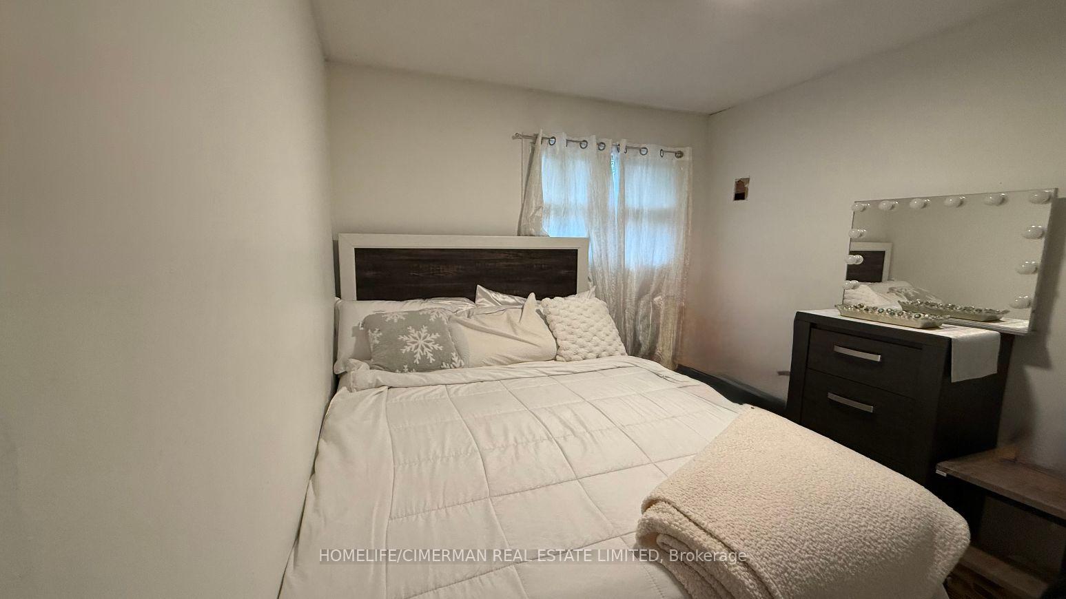 Photo 15 of 678 Trinity Street, Innisfil, Alcona — HOMEH