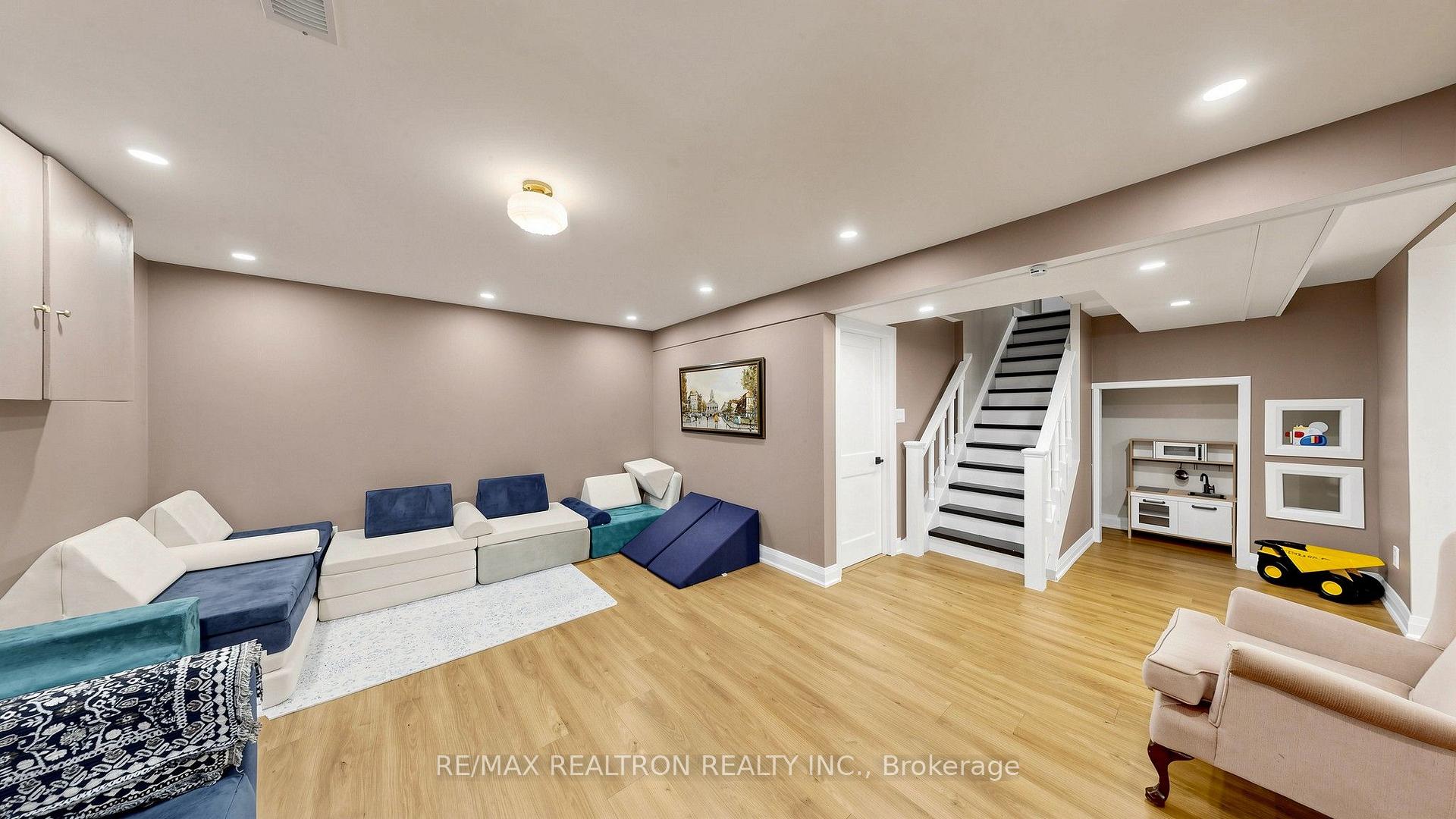 Photo 34 of 60 Kimberdale Crescent, Scarborough, L'Amoreaux — HOMEH