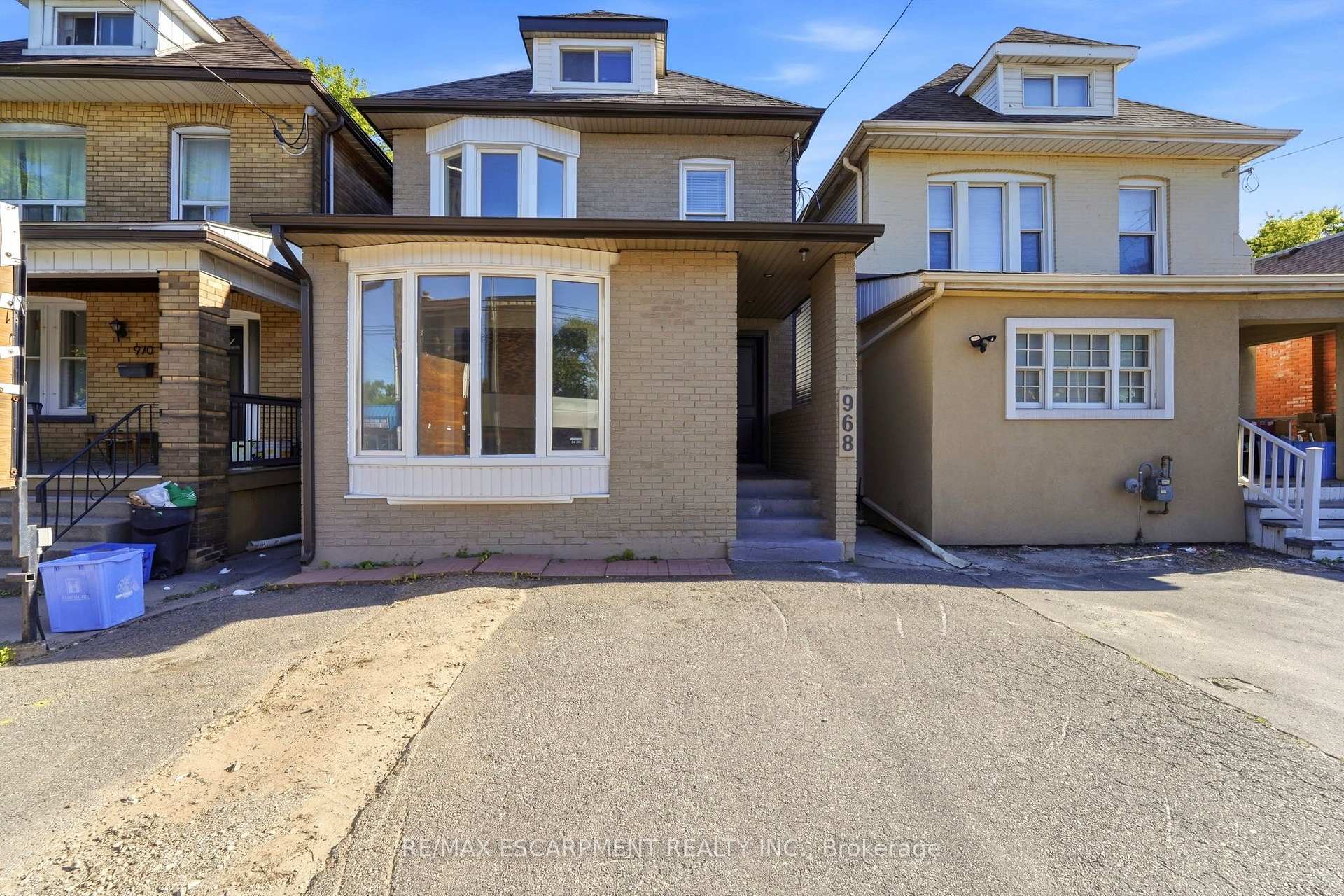 Photo 1 of 968 Main Street E, Hamilton, Blakeley — HOMEH
