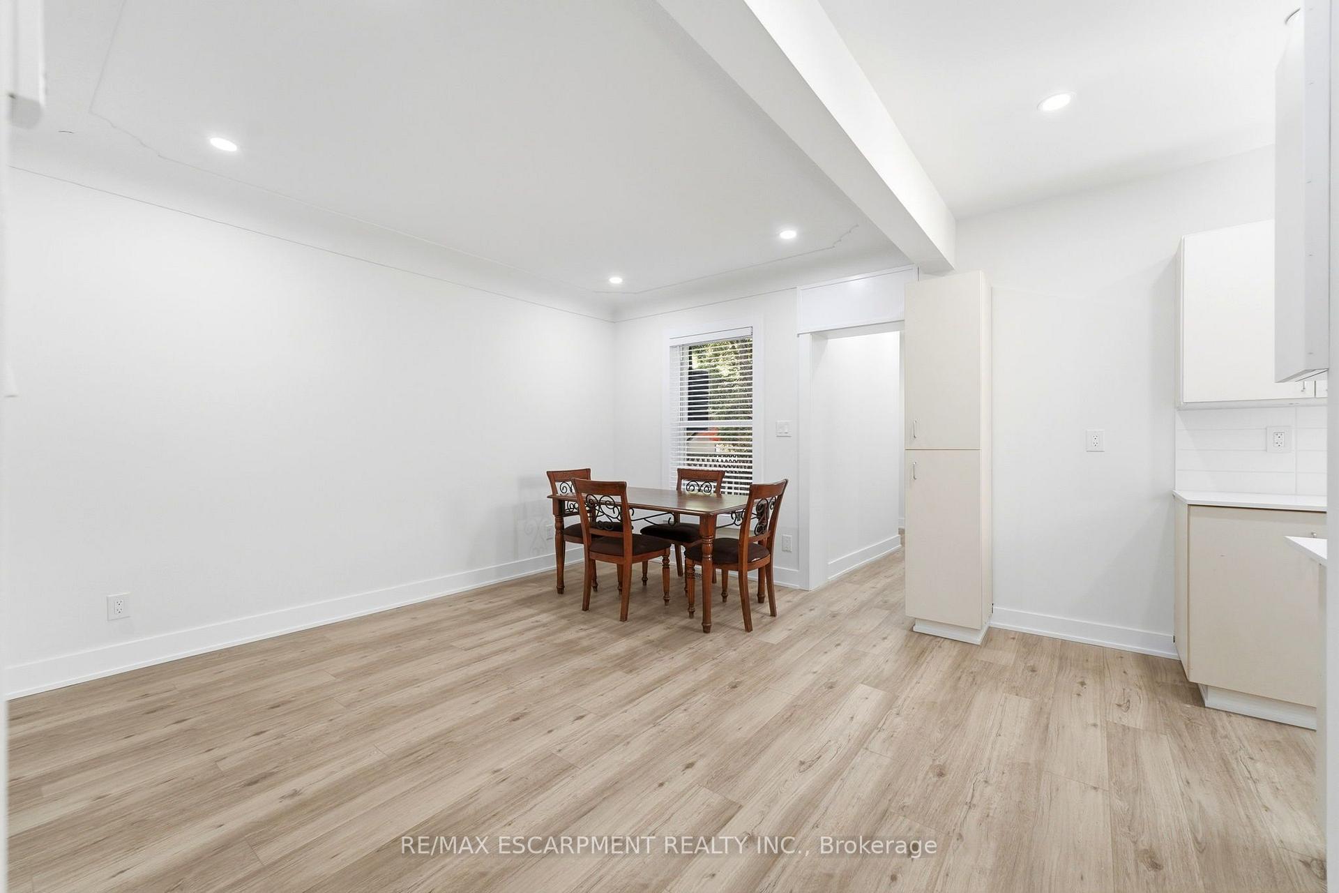 Photo 10 of 968 Main Street E, Hamilton, Blakeley — HOMEH
