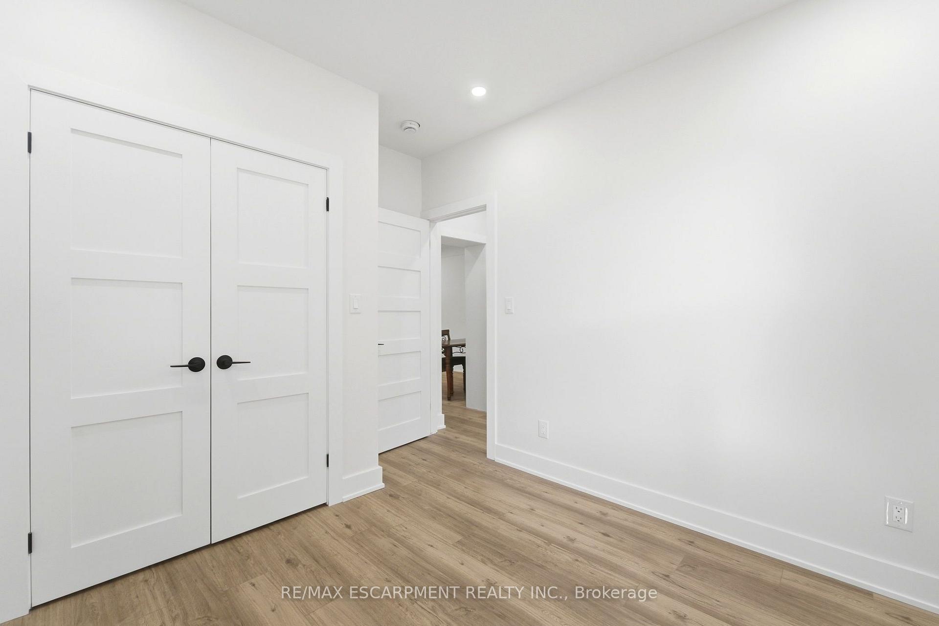 Photo 16 of 968 Main Street E, Hamilton, Blakeley — HOMEH