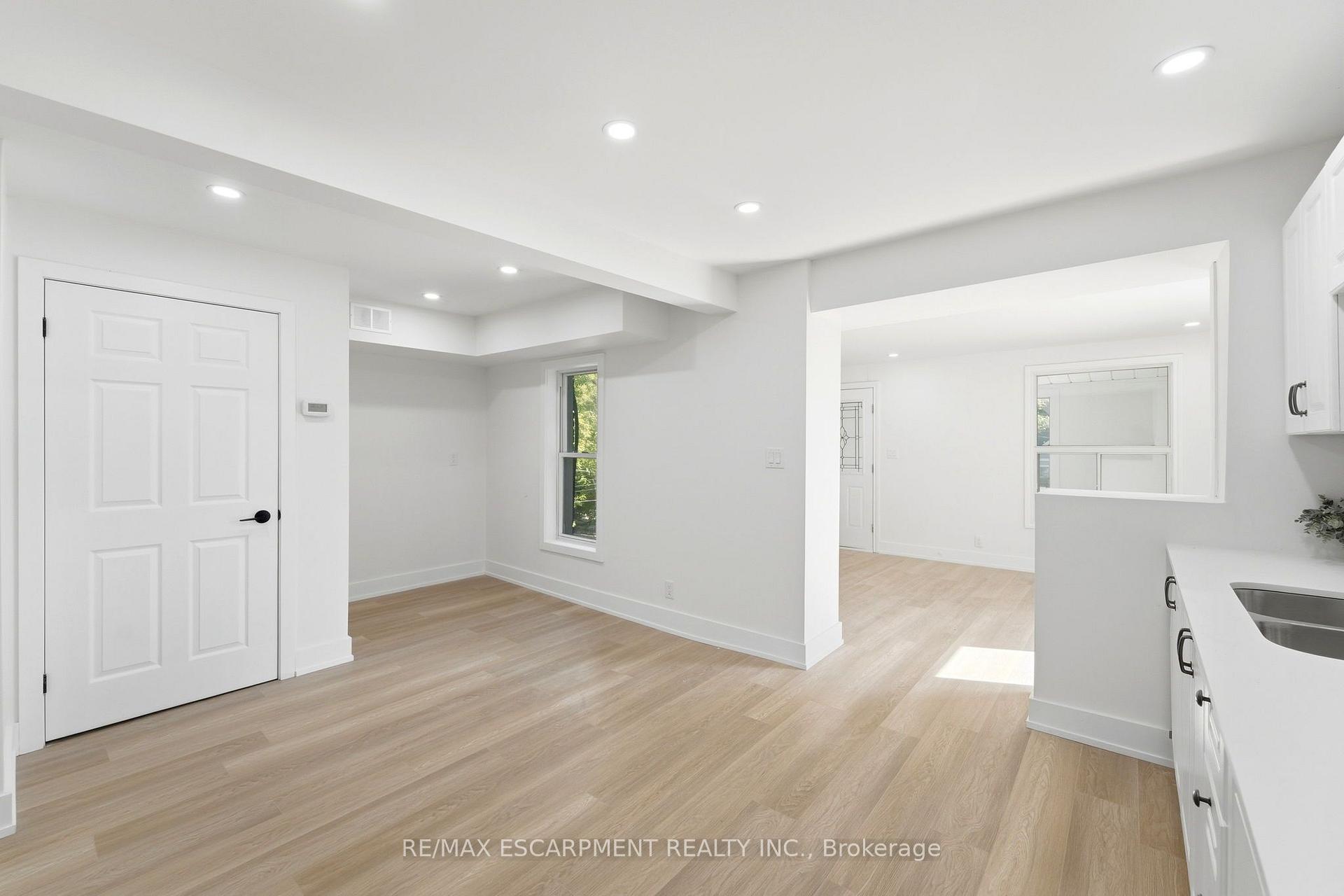 Photo 21 of 968 Main Street E, Hamilton, Blakeley — HOMEH