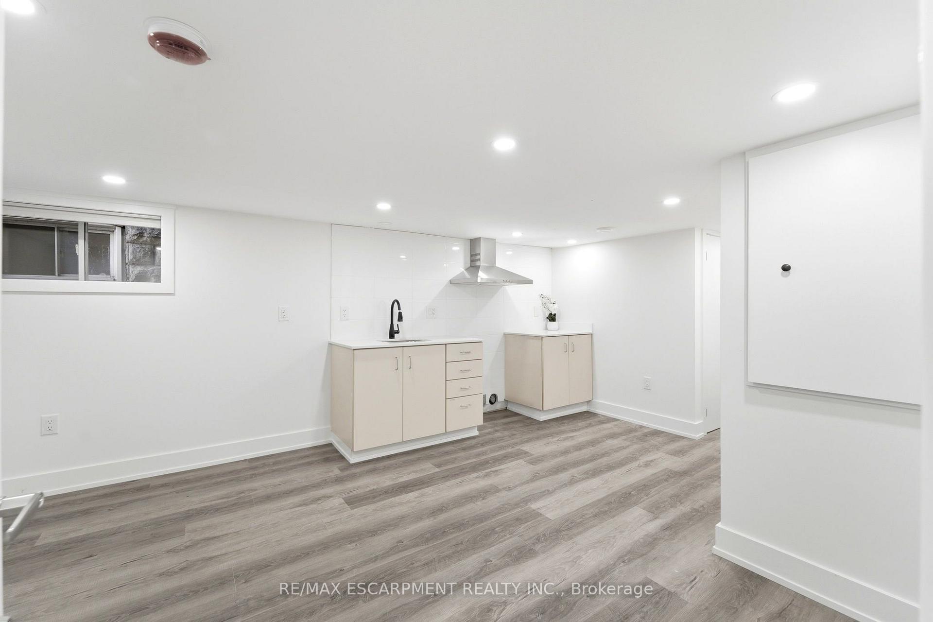 Photo 30 of 968 Main Street E, Hamilton, Blakeley — HOMEH