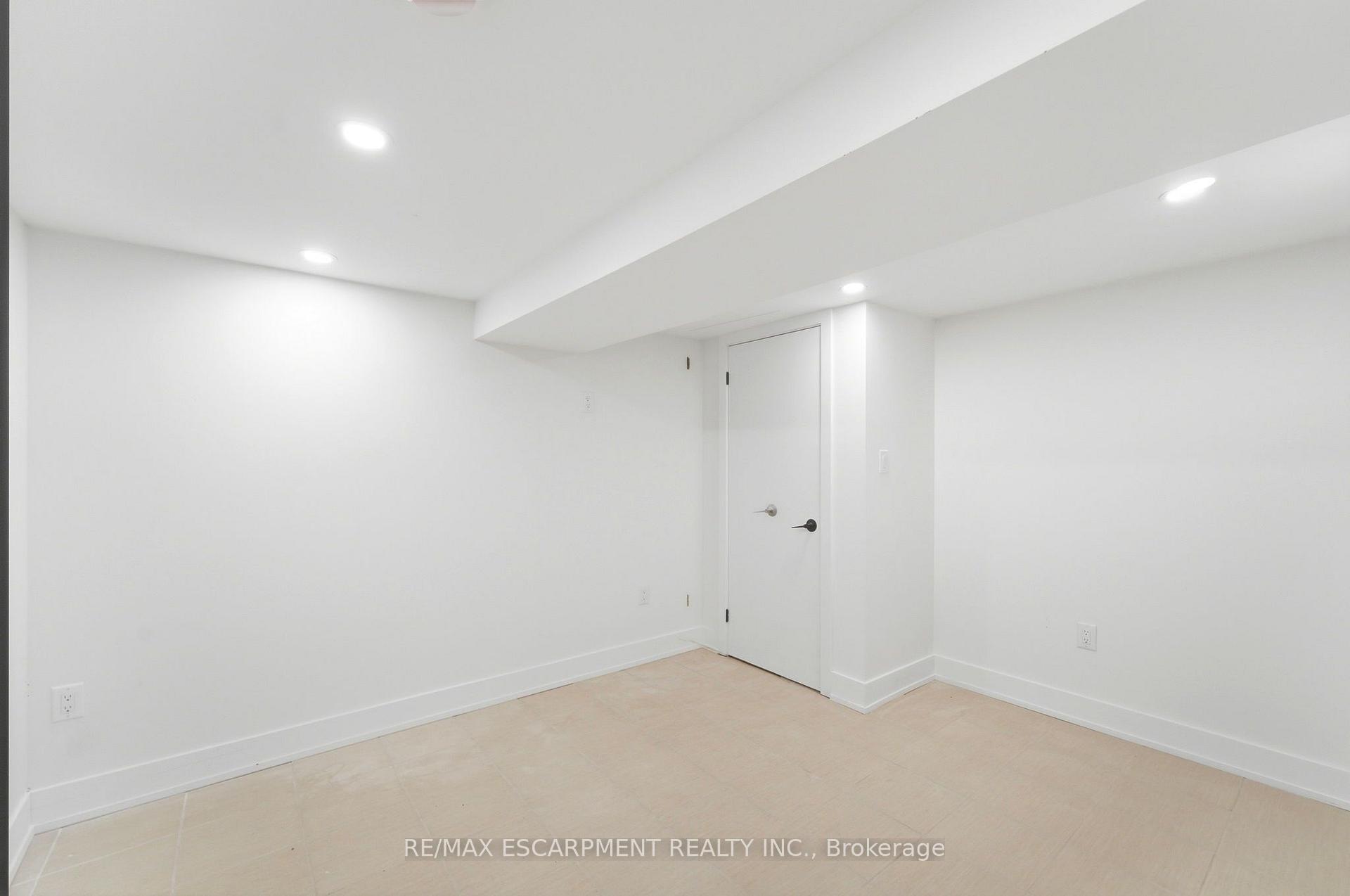 Photo 34 of 968 Main Street E, Hamilton, Blakeley — HOMEH