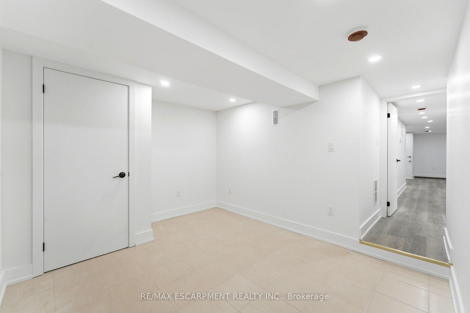 Photo 35 of 968 Main Street E, Hamilton, Blakeley — HOMEH