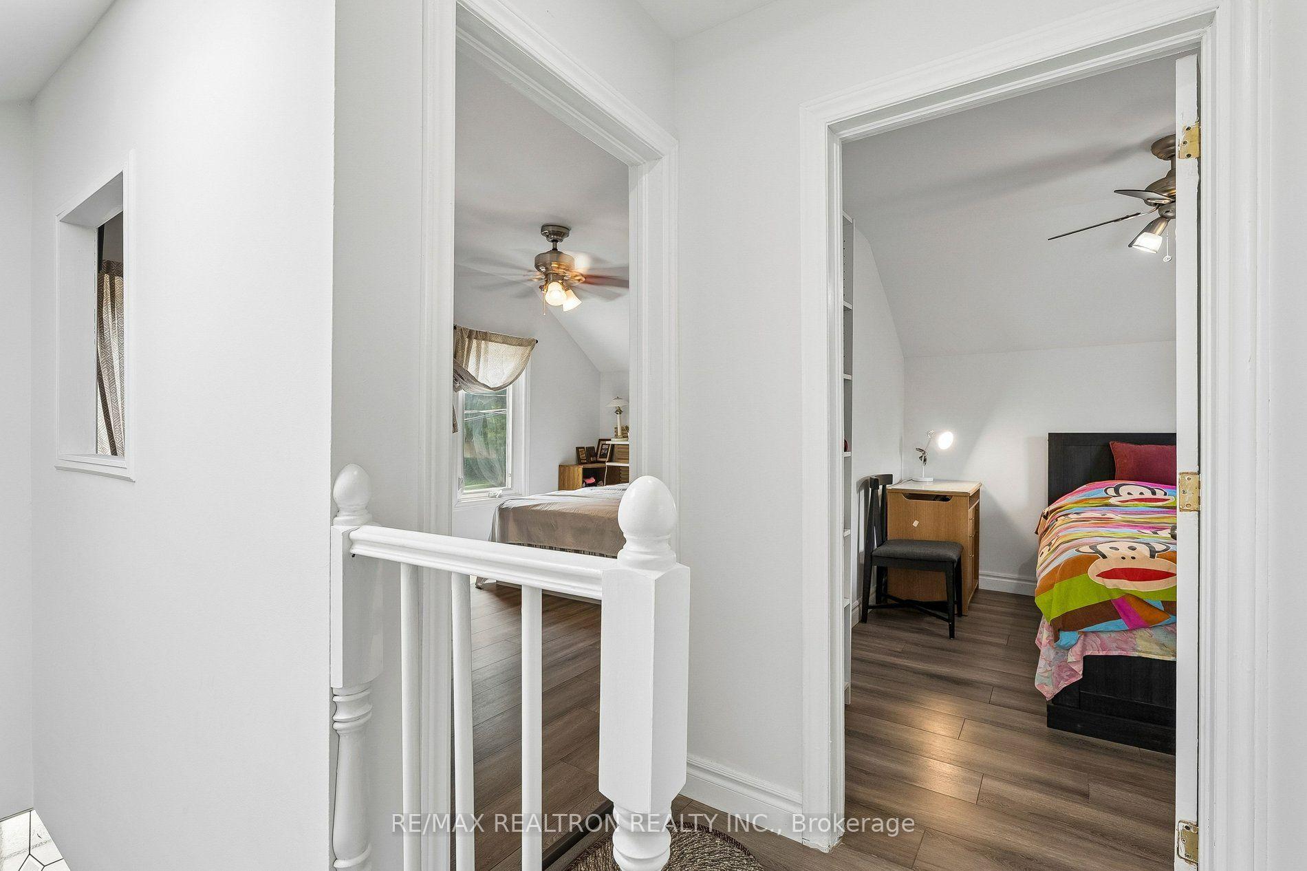 Photo 16 of 28 Machell Avenue, Aurora, Aurora Village — HOMEH