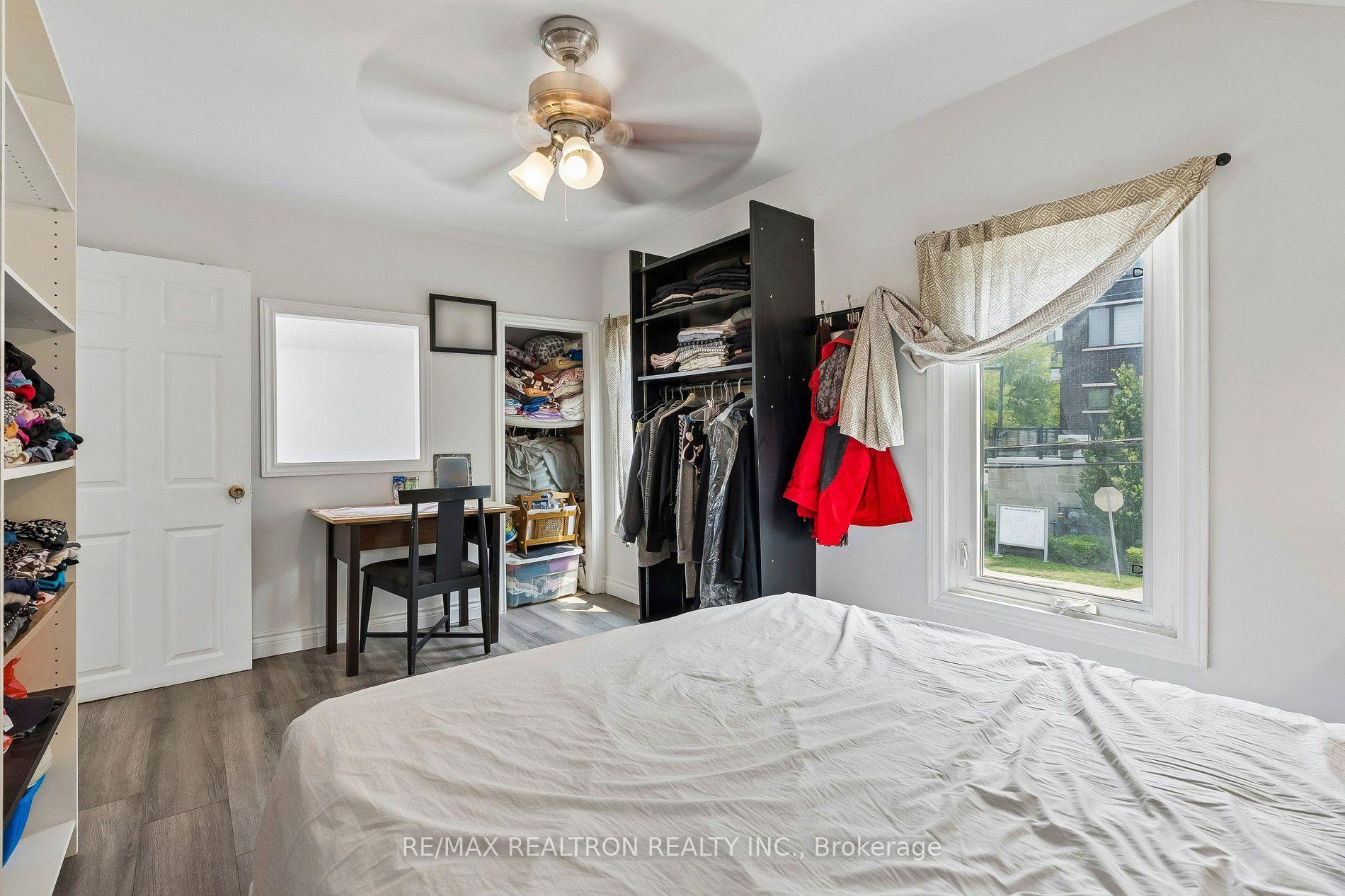 Photo 19 of 28 Machell Avenue, Aurora, Aurora Village — HOMEH