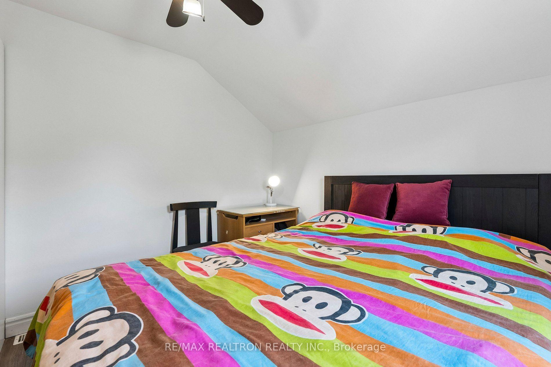 Photo 21 of 28 Machell Avenue, Aurora, Aurora Village — HOMEH