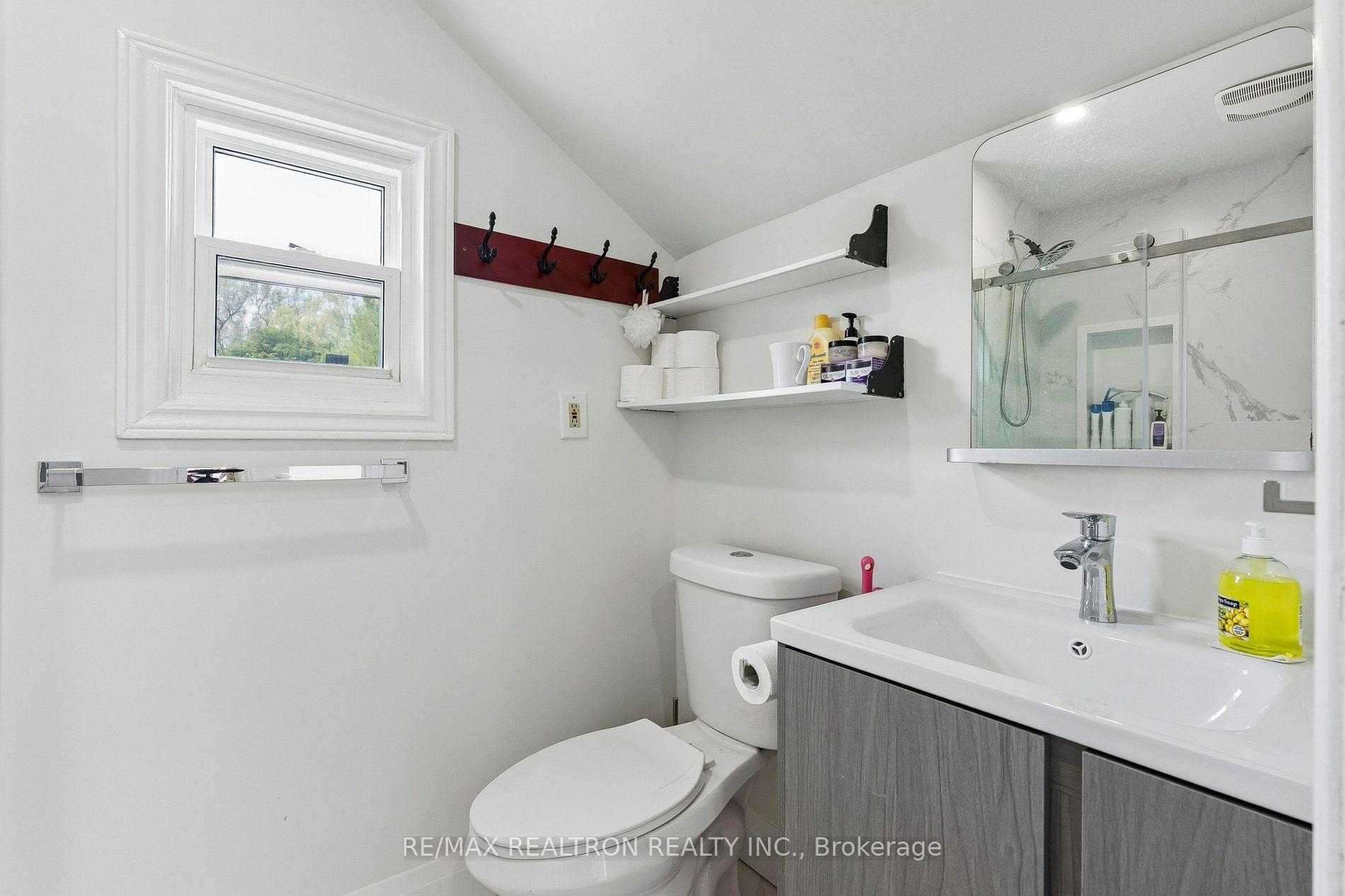 Photo 24 of 28 Machell Avenue, Aurora, Aurora Village — HOMEH