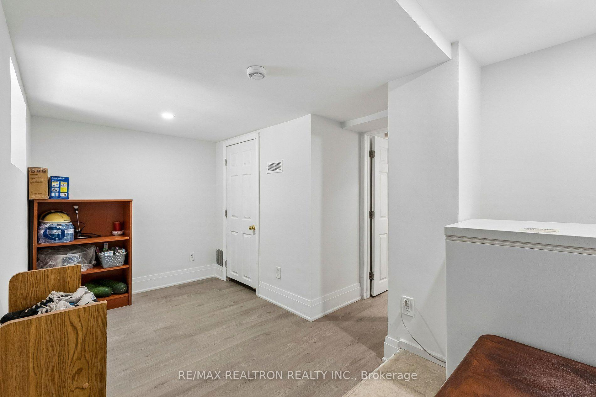 Photo 31 of 28 Machell Avenue, Aurora, Aurora Village — HOMEH