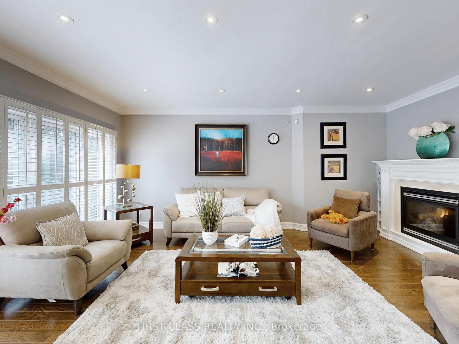 Photo 5 of 125 Longwater Chase, Markham, Unionville — HOMEH