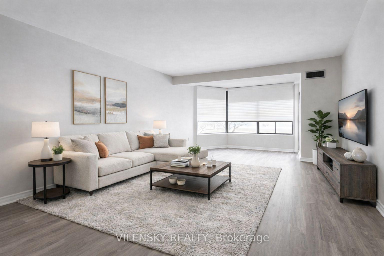 Photo 4 of Unit 214, 7460 Bathurst Street, Vaughan, Brownridge — HOMEH