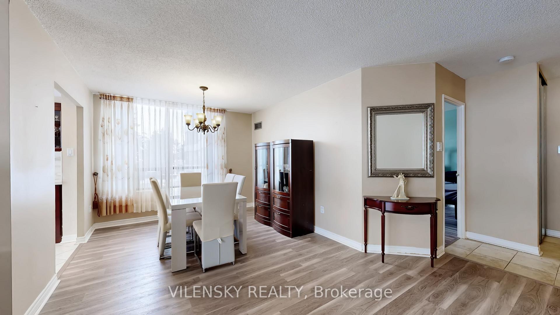Photo 8 of Unit 214, 7460 Bathurst Street, Vaughan, Brownridge — HOMEH