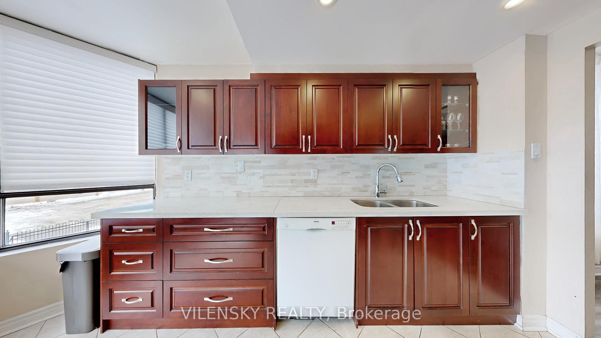 Photo 14 of Unit 214, 7460 Bathurst Street, Vaughan, Brownridge — HOMEH