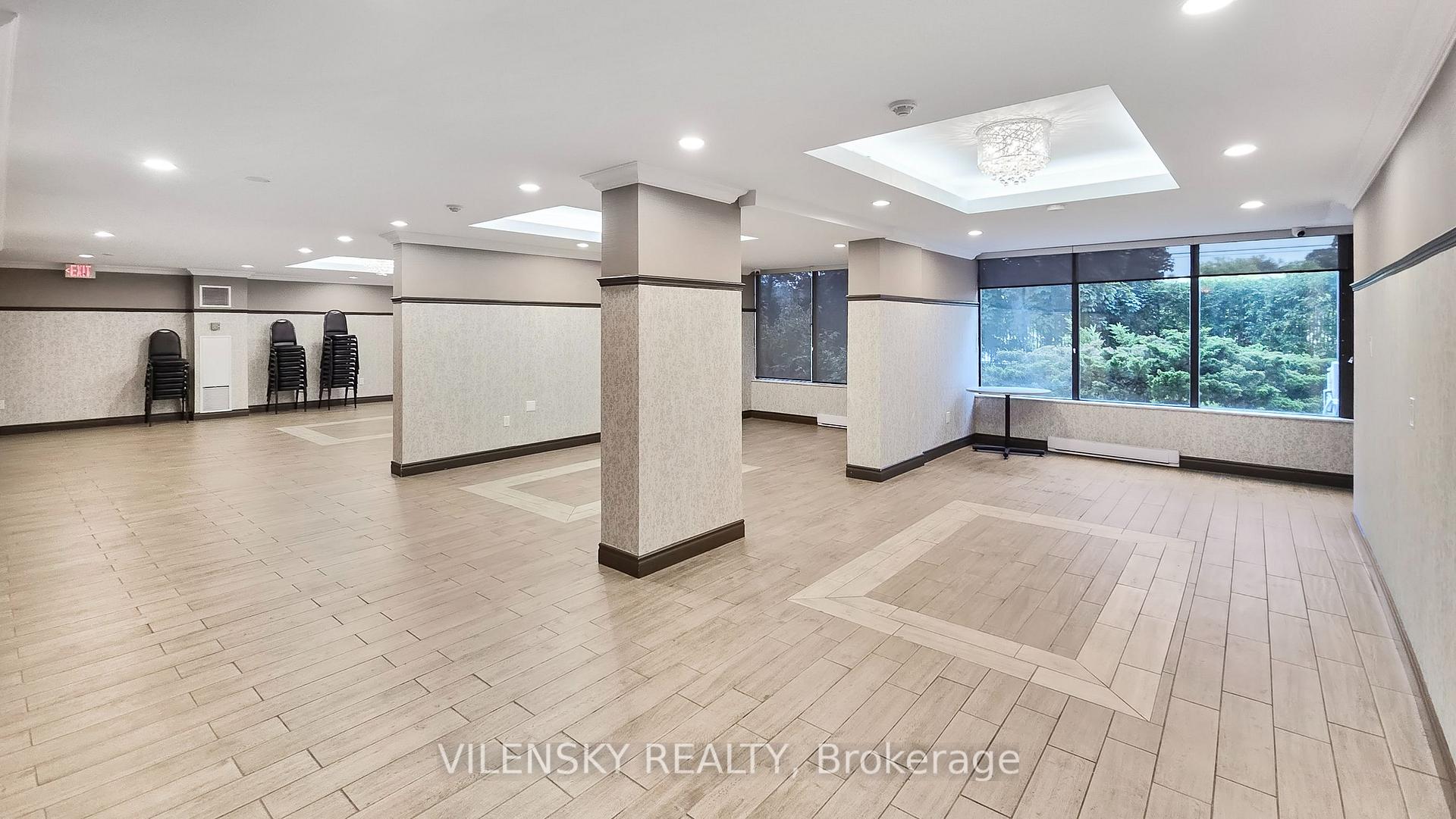 Photo 19 of Unit 214, 7460 Bathurst Street, Vaughan, Brownridge — HOMEH