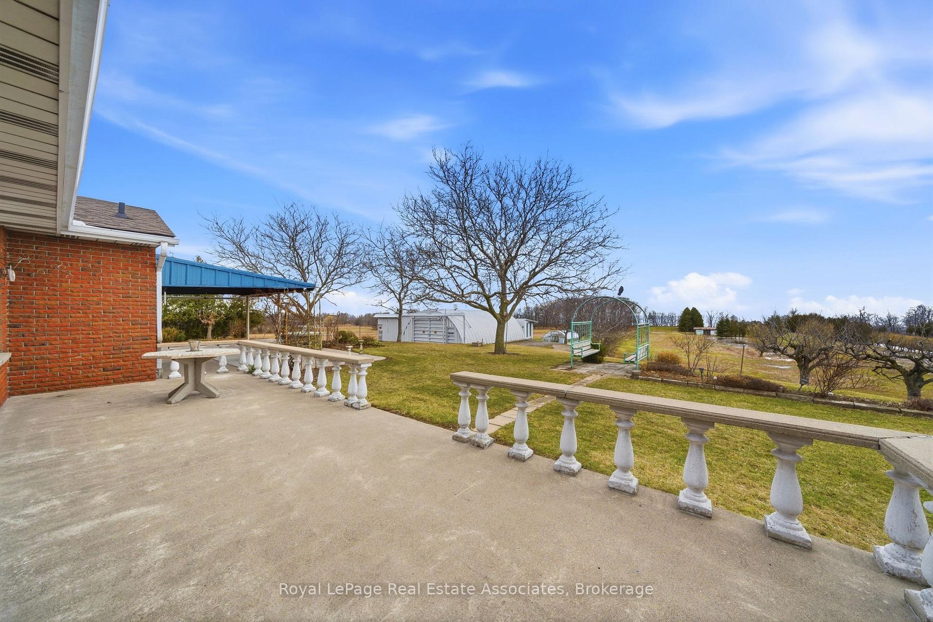 Photo 5 of 1137 Ridge Road, Hamilton, Rural Stoney Creek — HOMEH