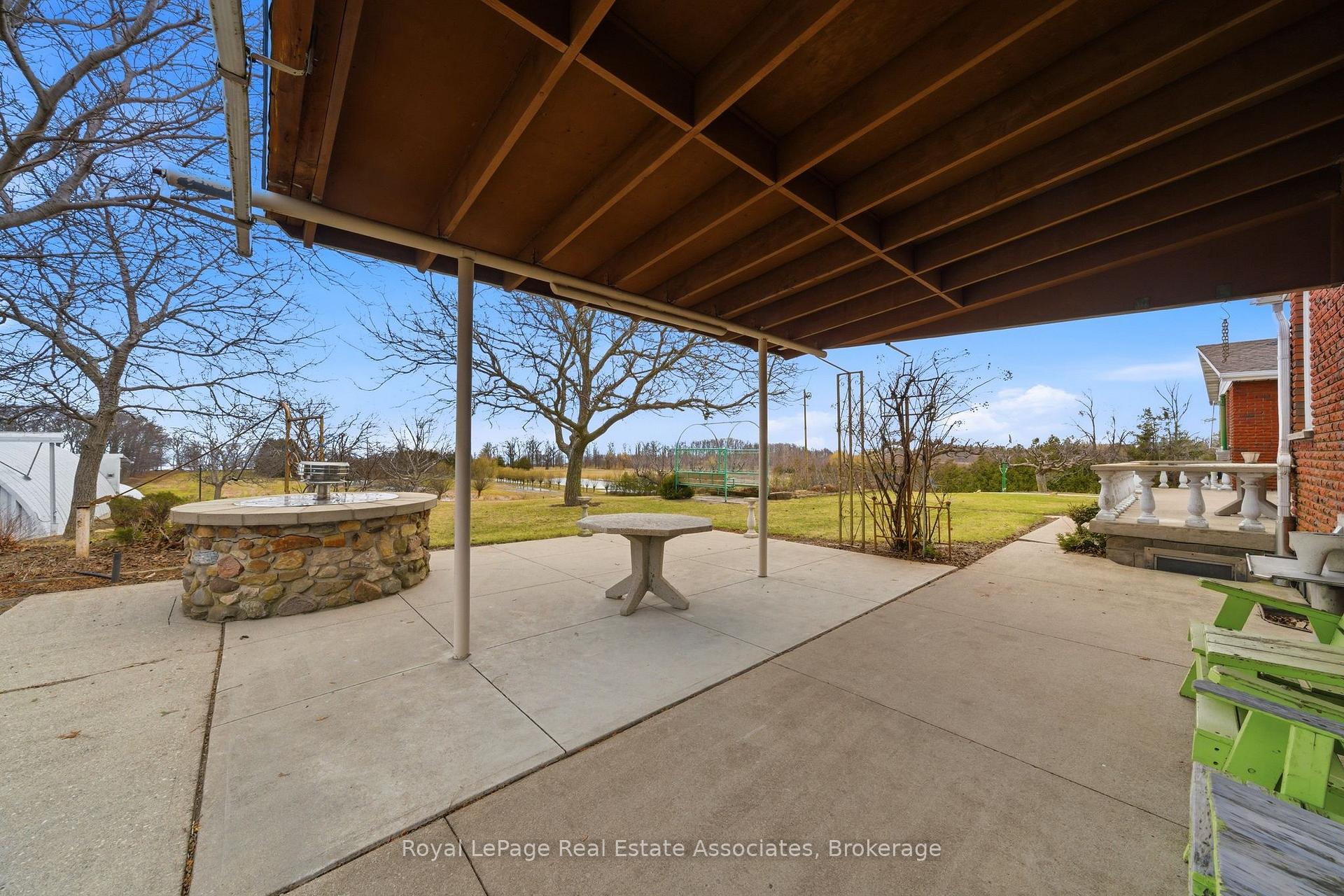 Photo 7 of 1137 Ridge Road, Hamilton, Rural Stoney Creek — HOMEH