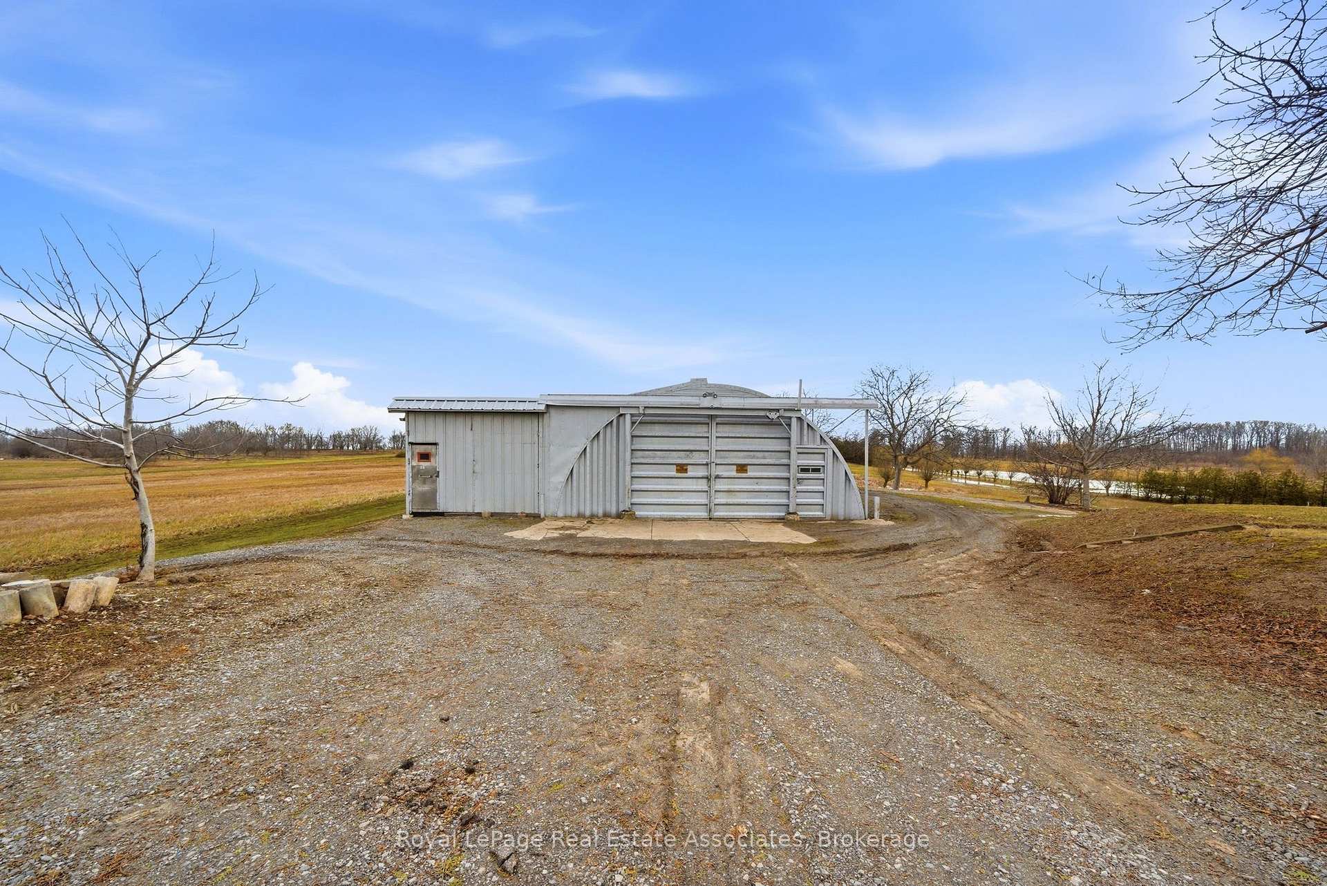 Photo 8 of 1137 Ridge Road, Hamilton, Rural Stoney Creek — HOMEH