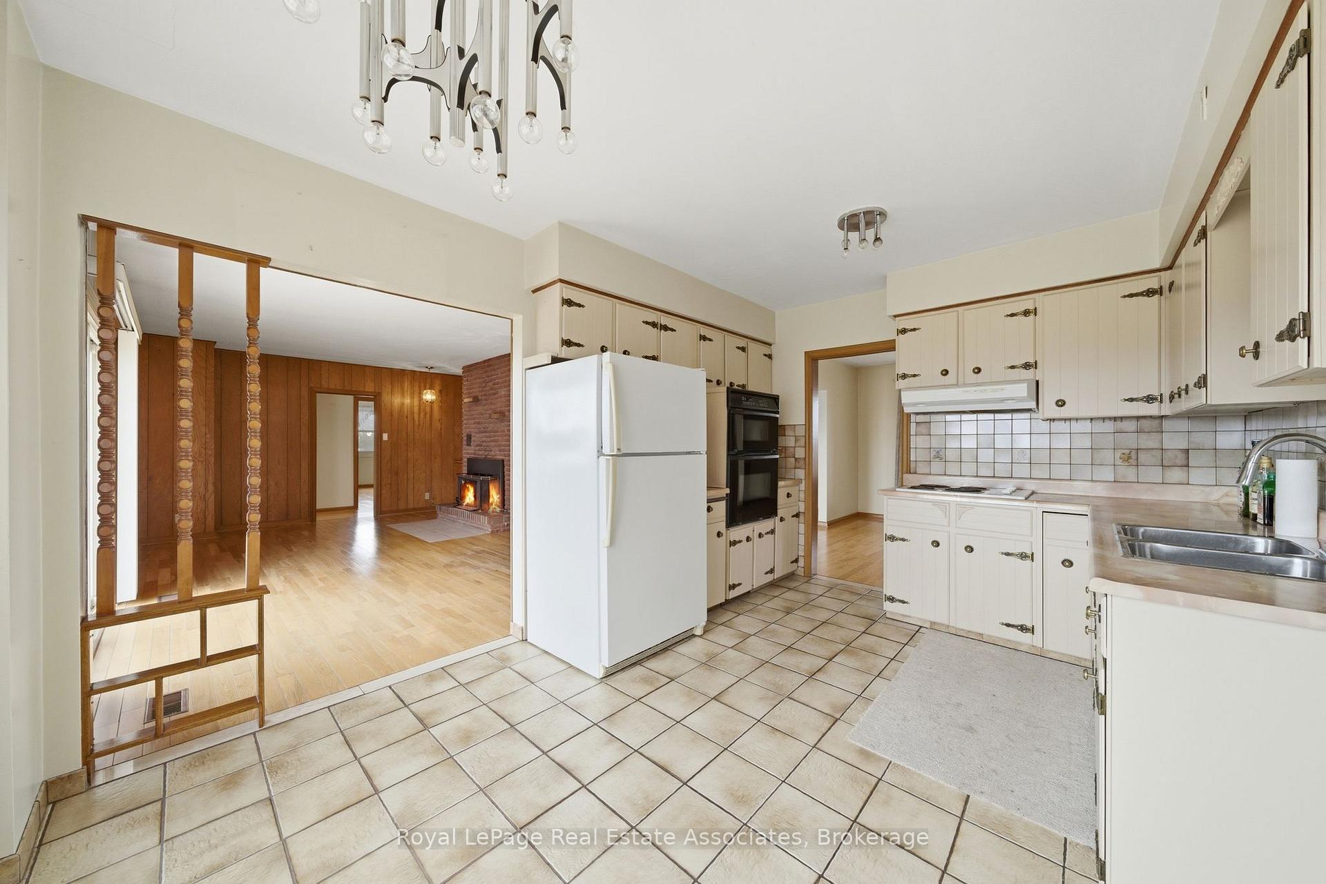 Photo 13 of 1137 Ridge Road, Hamilton, Rural Stoney Creek — HOMEH