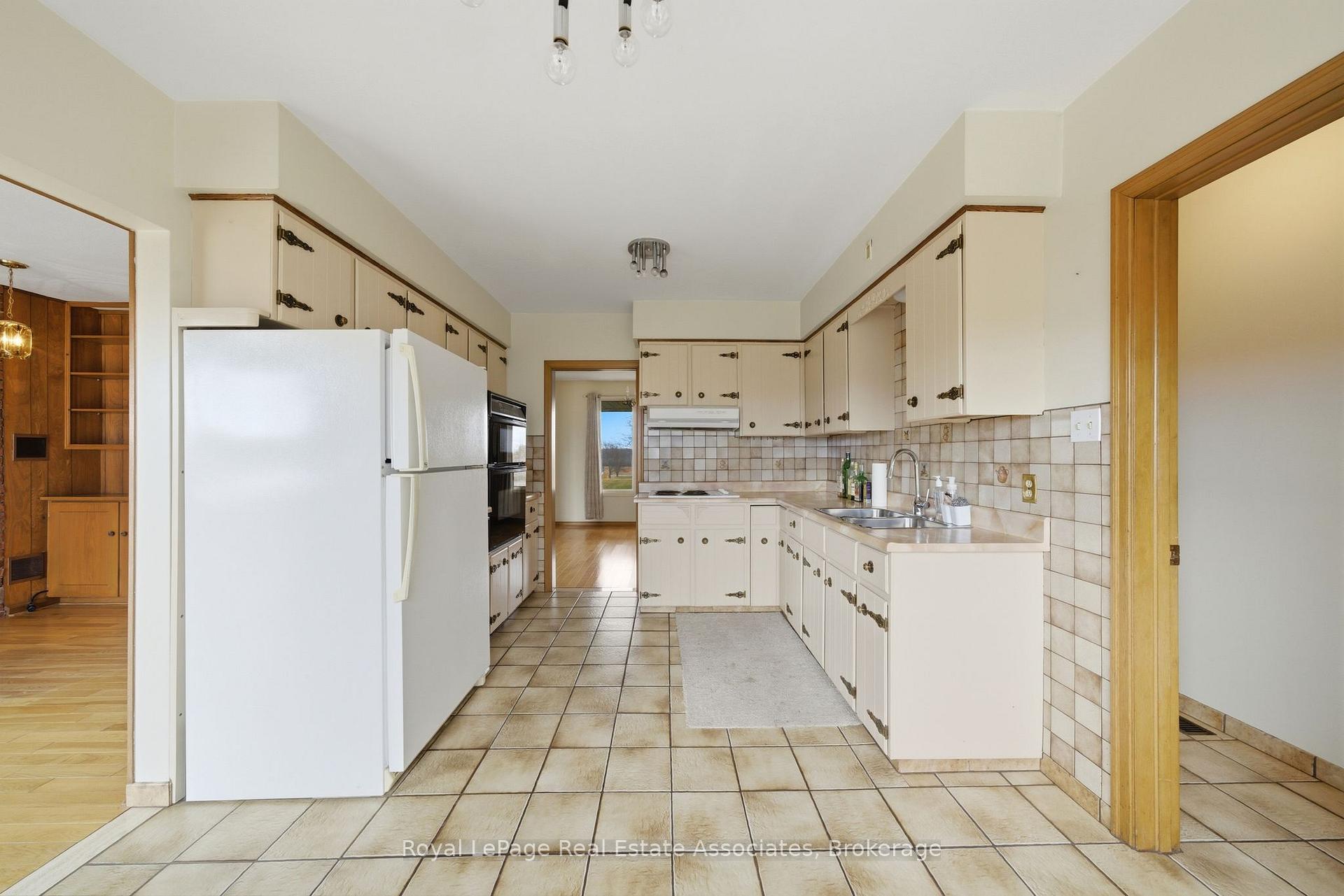 Photo 14 of 1137 Ridge Road, Hamilton, Rural Stoney Creek — HOMEH