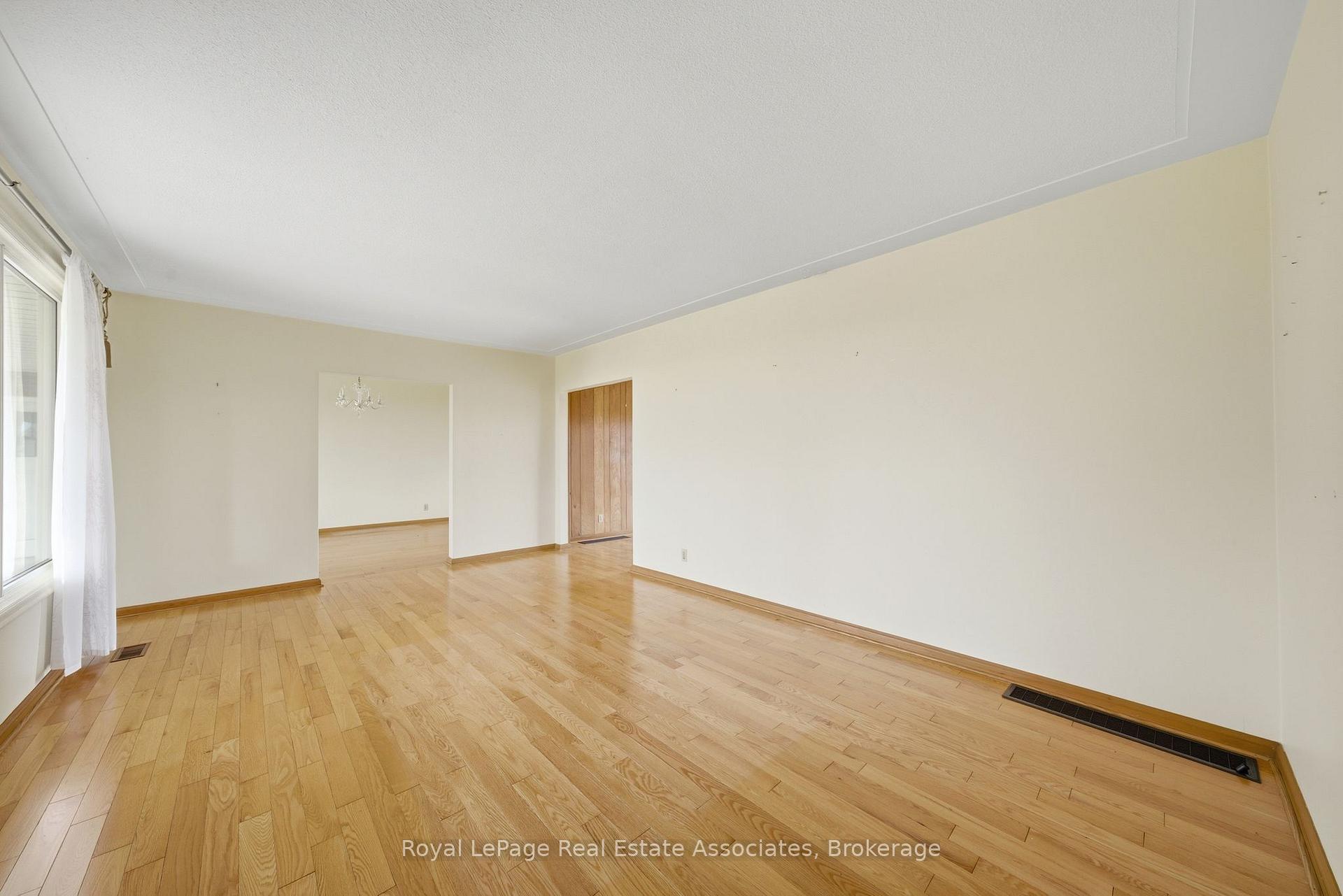 Photo 20 of 1137 Ridge Road, Hamilton, Rural Stoney Creek — HOMEH