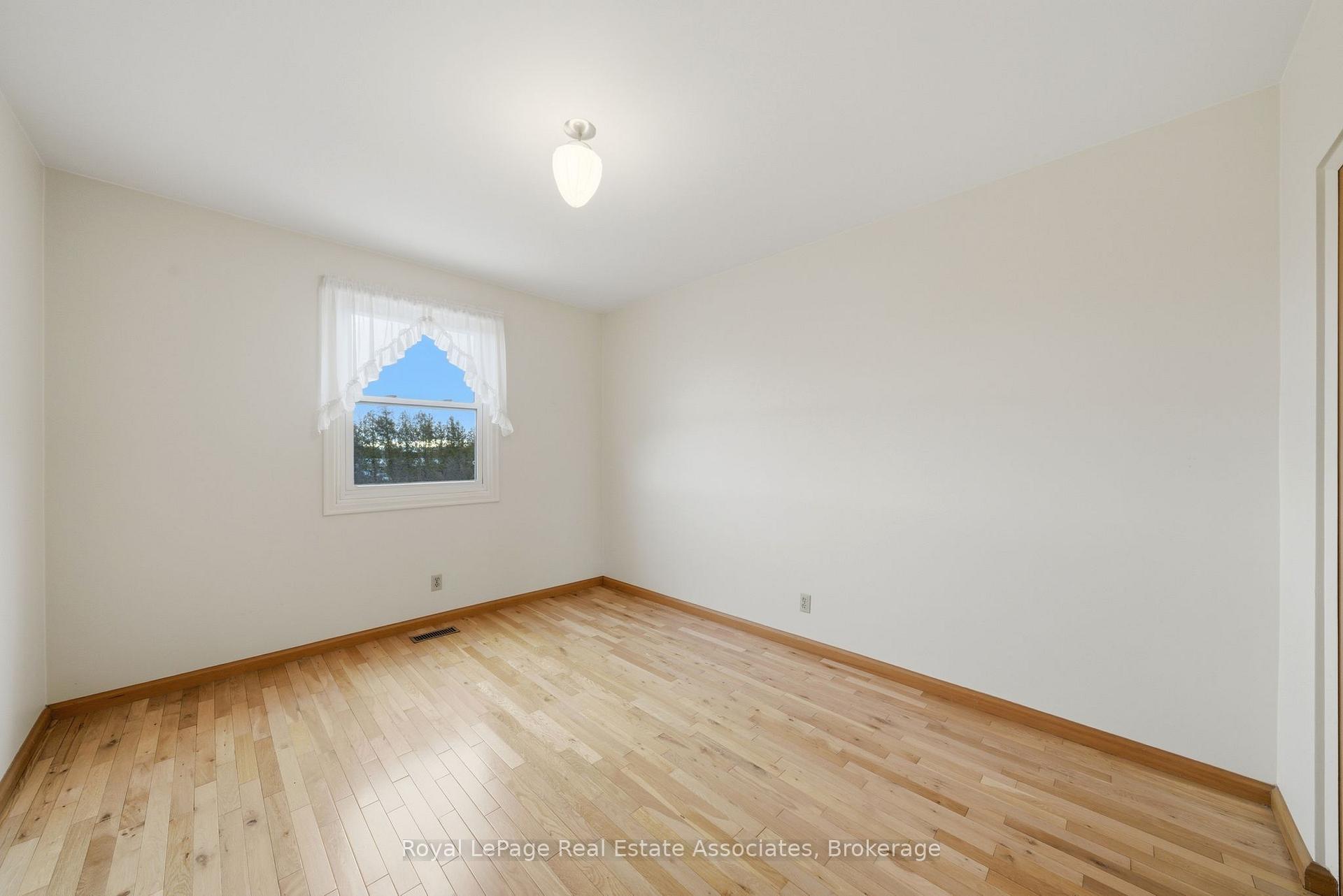 Photo 26 of 1137 Ridge Road, Hamilton, Rural Stoney Creek — HOMEH