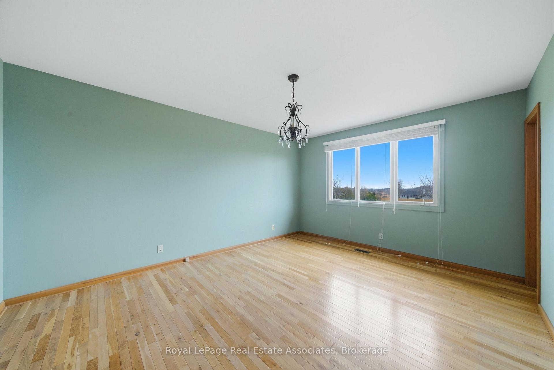 Photo 31 of 1137 Ridge Road, Hamilton, Rural Stoney Creek — HOMEH