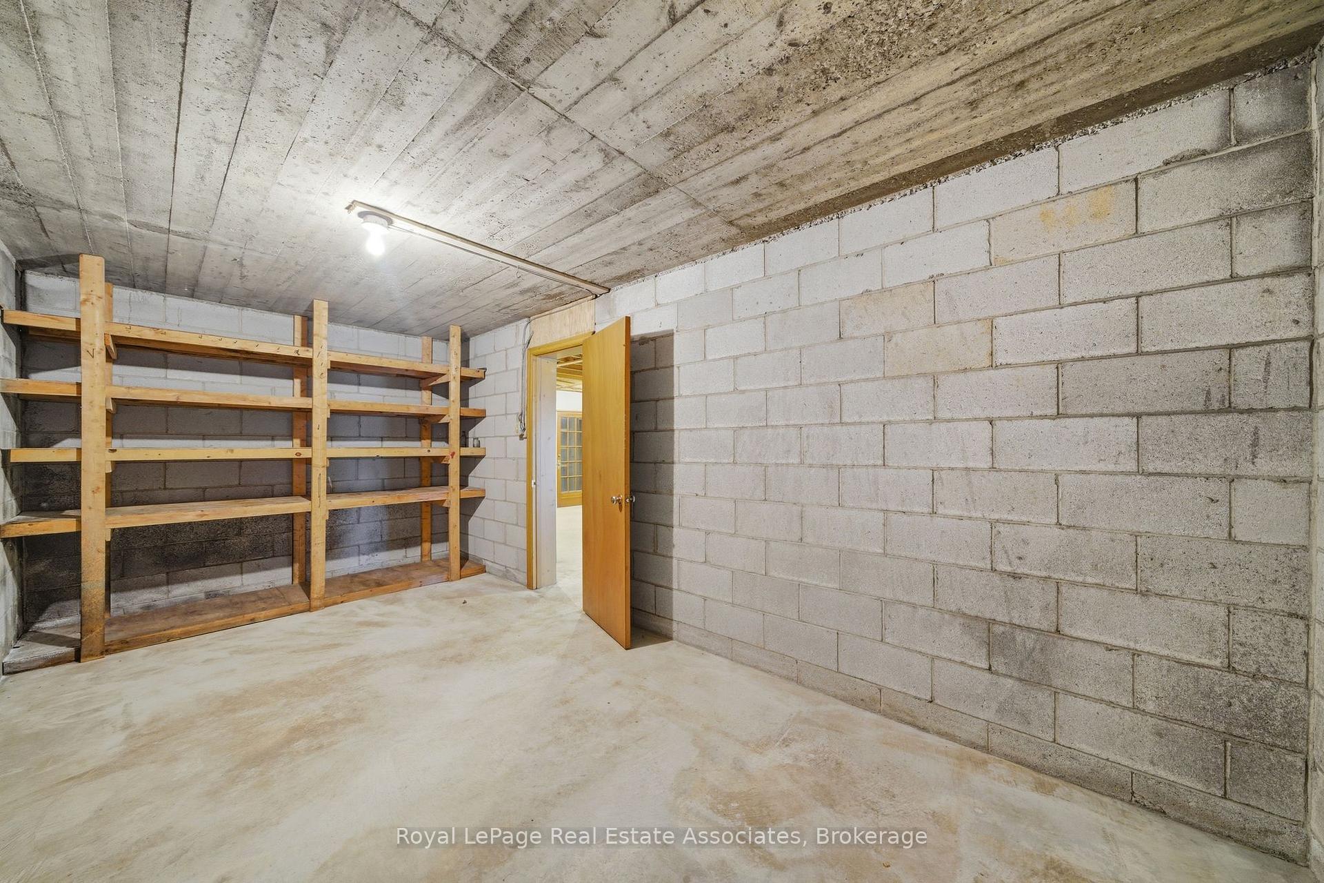 Photo 34 of 1137 Ridge Road, Hamilton, Rural Stoney Creek — HOMEH