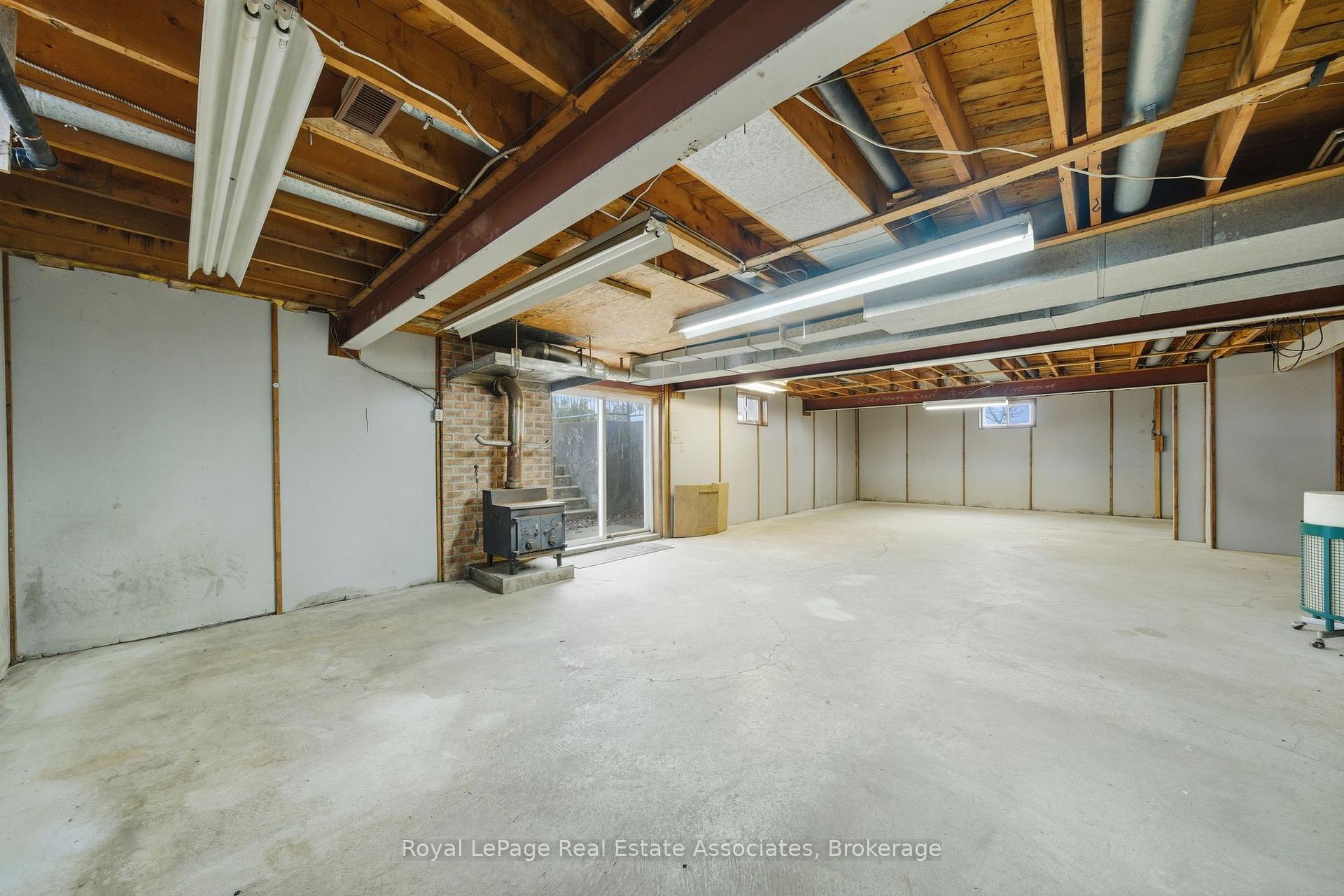 Photo 35 of 1137 Ridge Road, Hamilton, Rural Stoney Creek — HOMEH