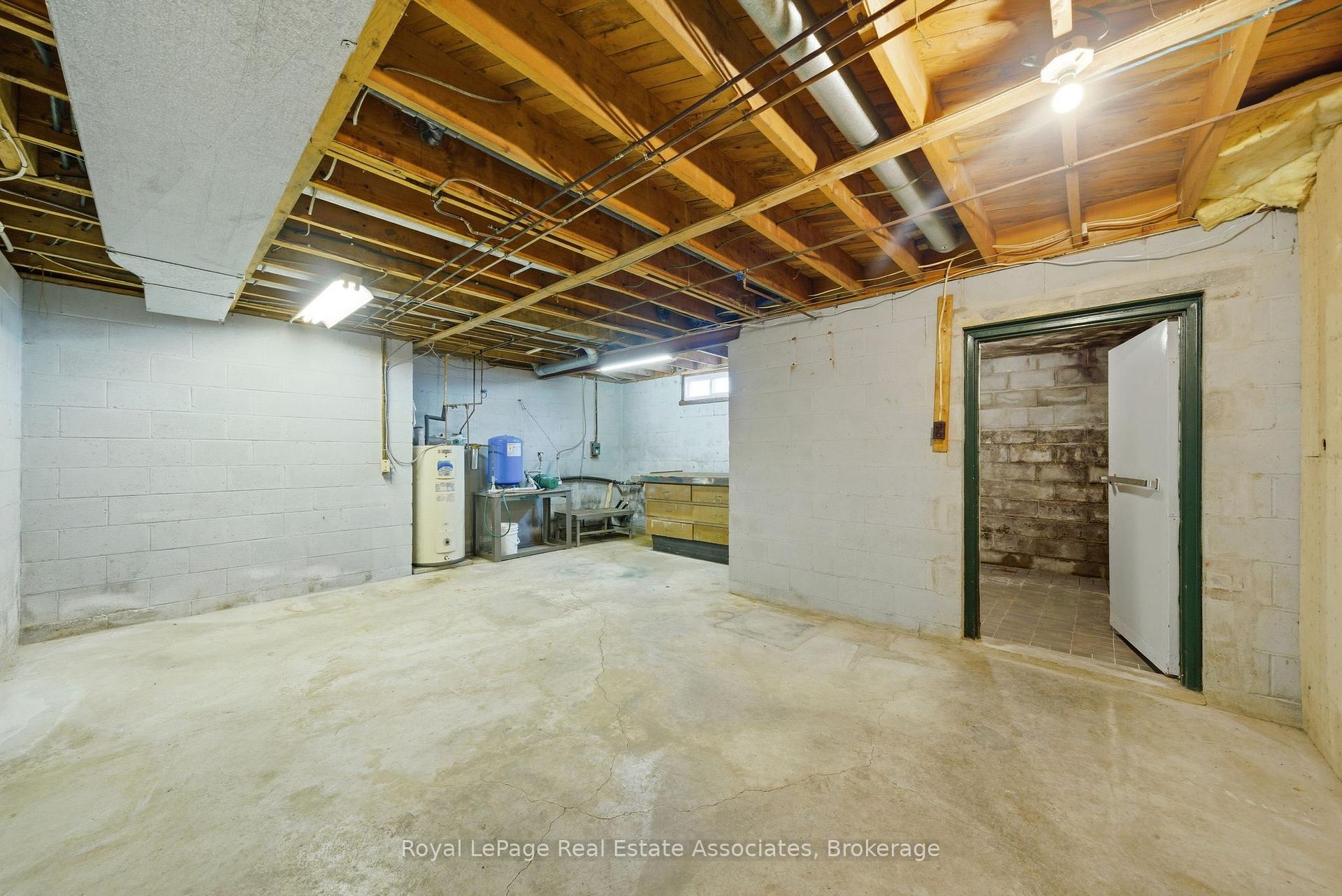Photo 36 of 1137 Ridge Road, Hamilton, Rural Stoney Creek — HOMEH
