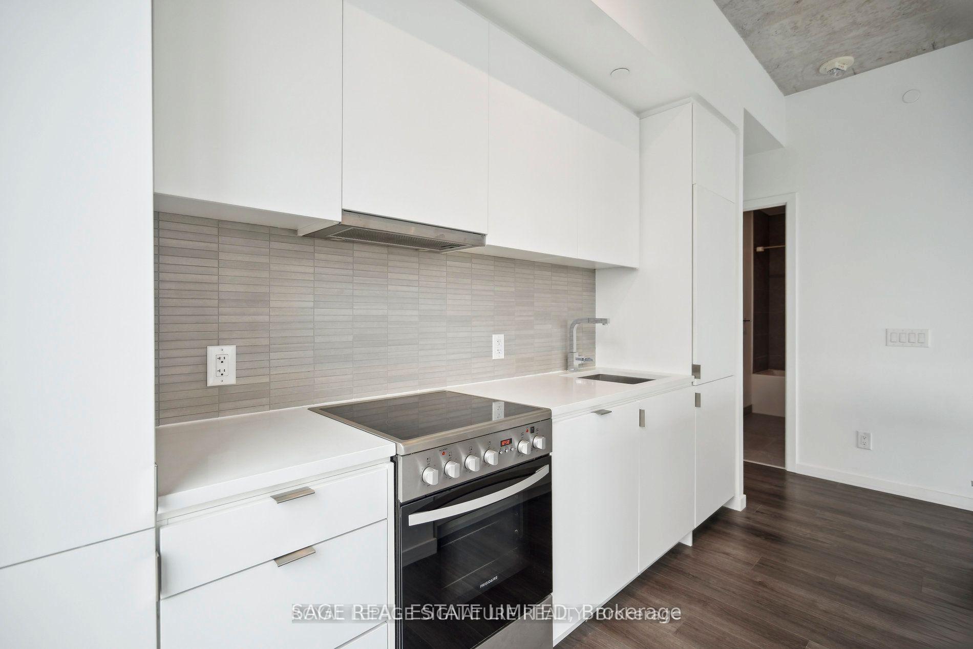 Photo 17 of Unit PH 808, 7 Smith Crescent, Etobicoke, Stonegate-Queensway — HOMEH