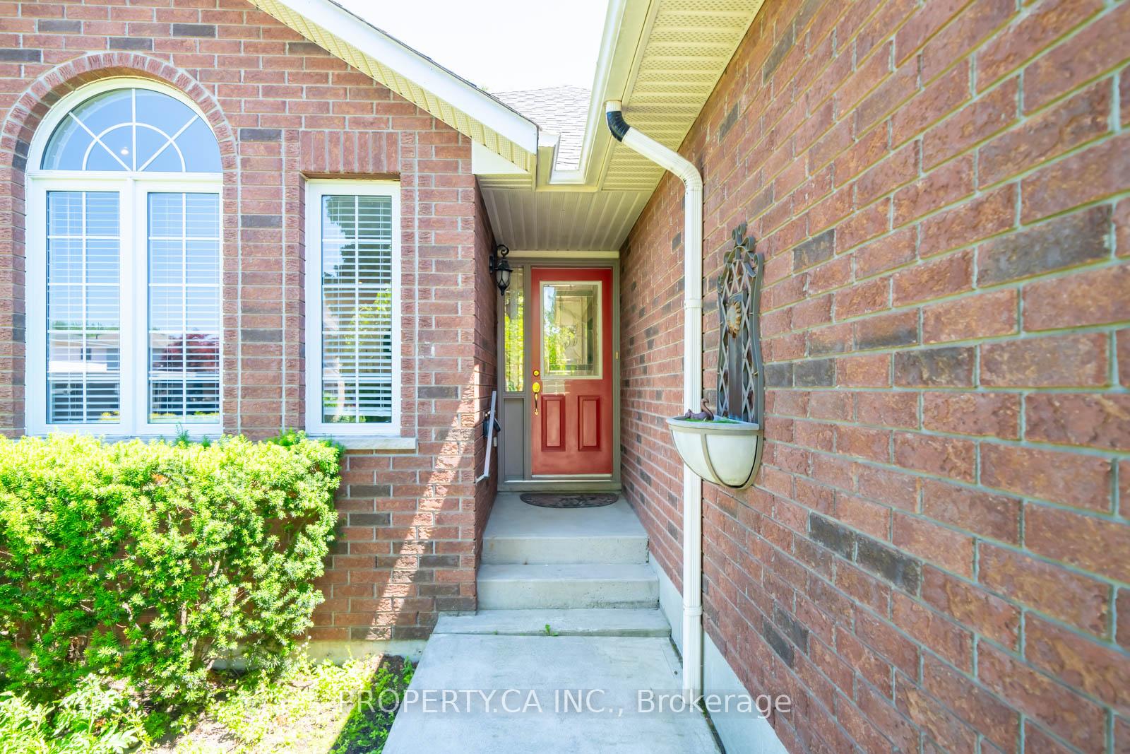 Photo 2 of 67 Massena Drive, Hamilton, Barnstown — HOMEH