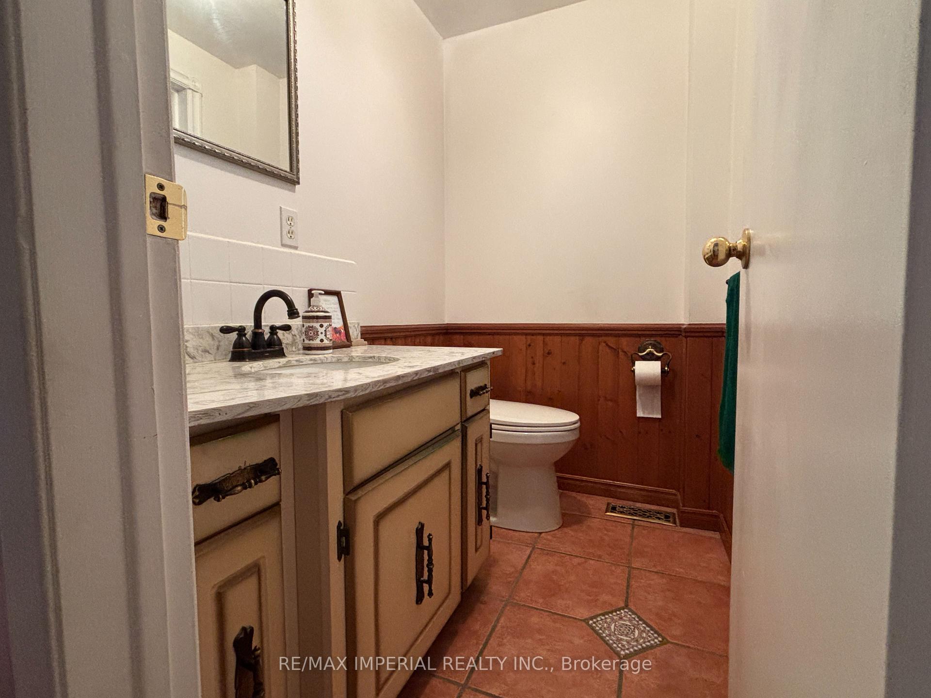 Photo 10 of 23276 Highway 48 Road, Georgina, Baldwin — HOMEH