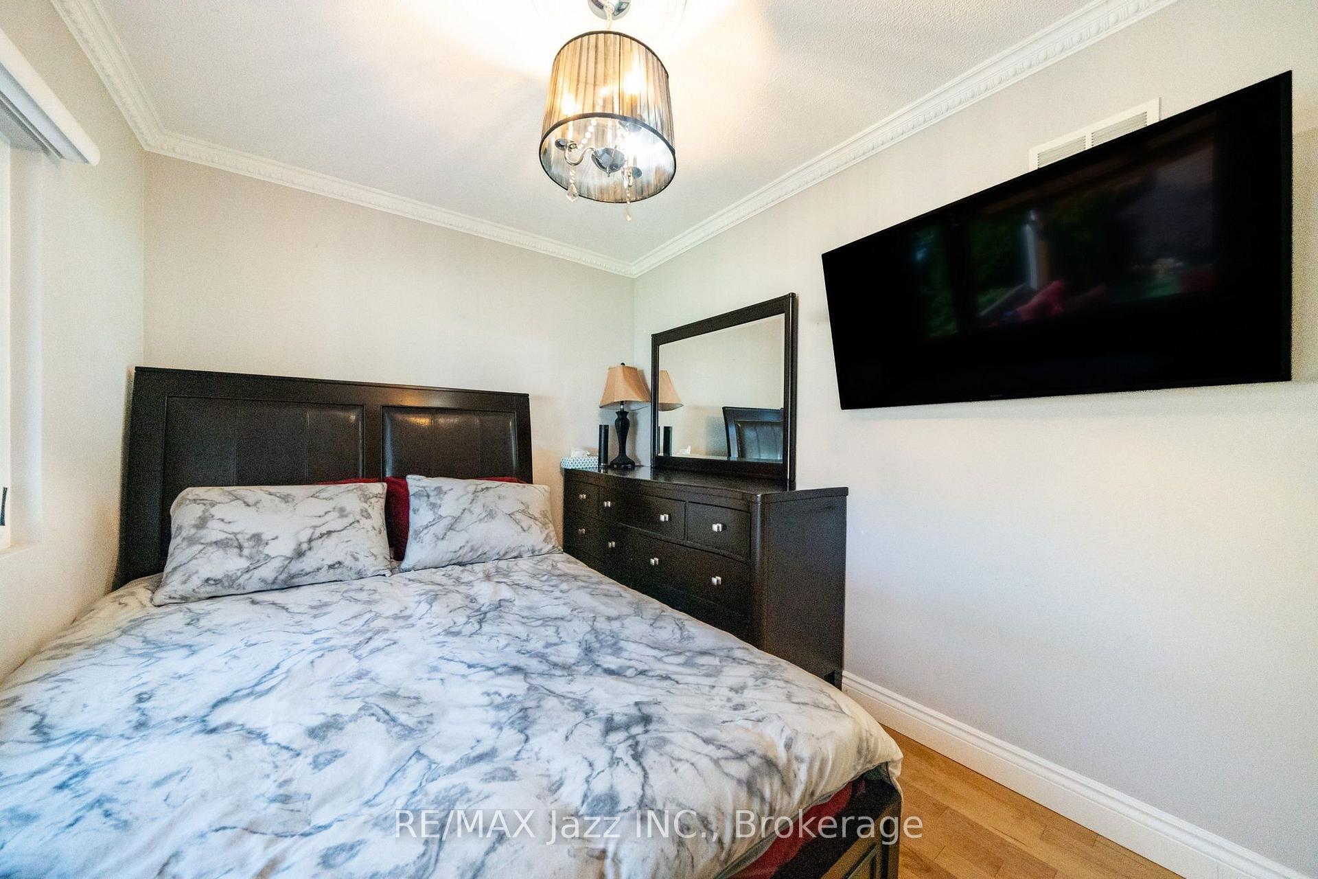 Photo 32 of 12 Warnsworth Street, Scarborough, West Hill — HOMEH